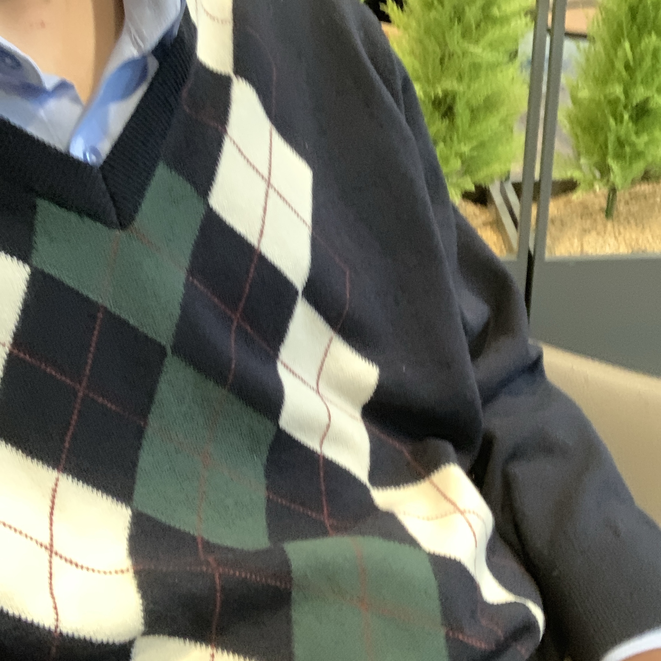 Dunst V-Neck Argyle Sweater Navy 착용 스타일