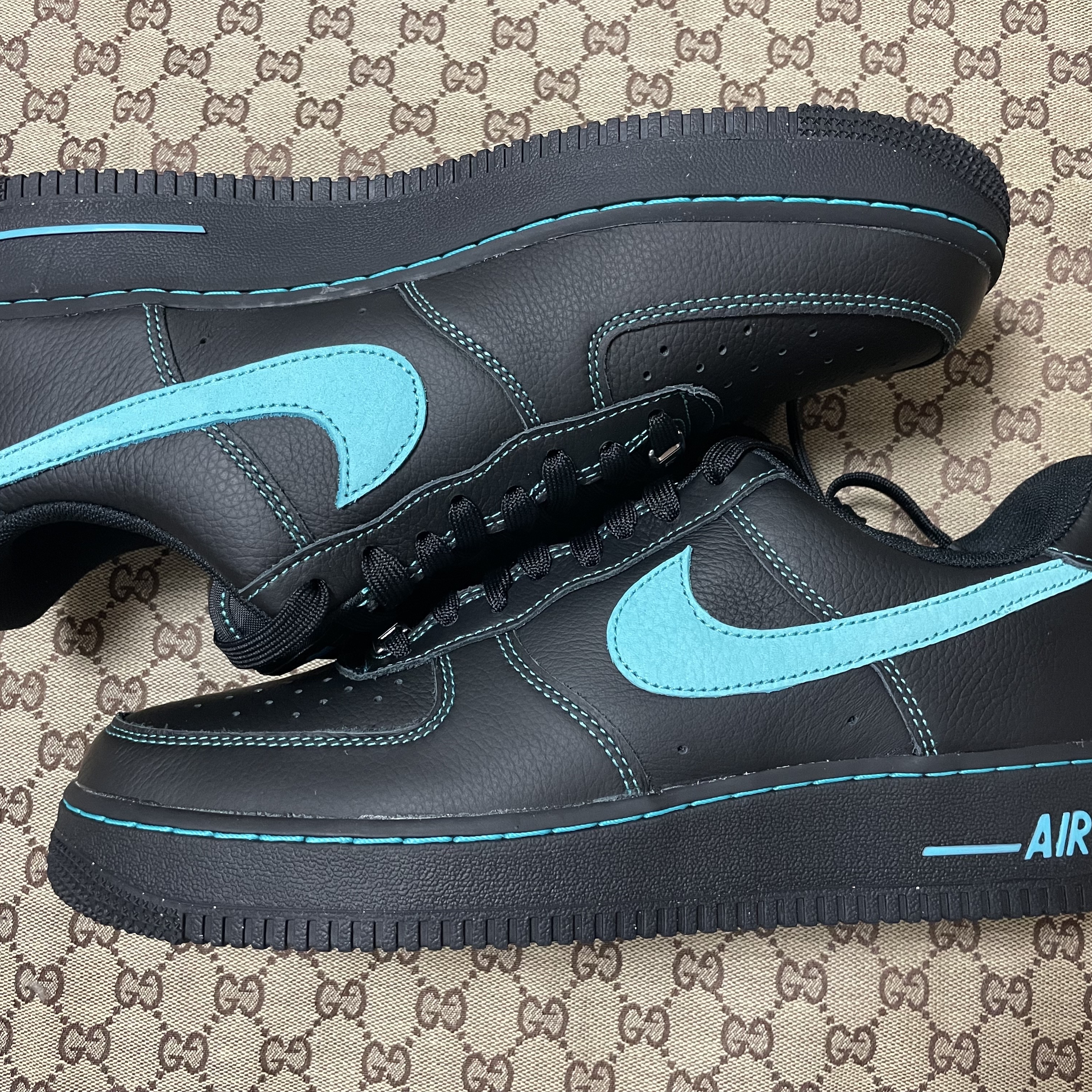 Nike Air Force 1 Low Black Aurora Green 착용 스타일 - 2