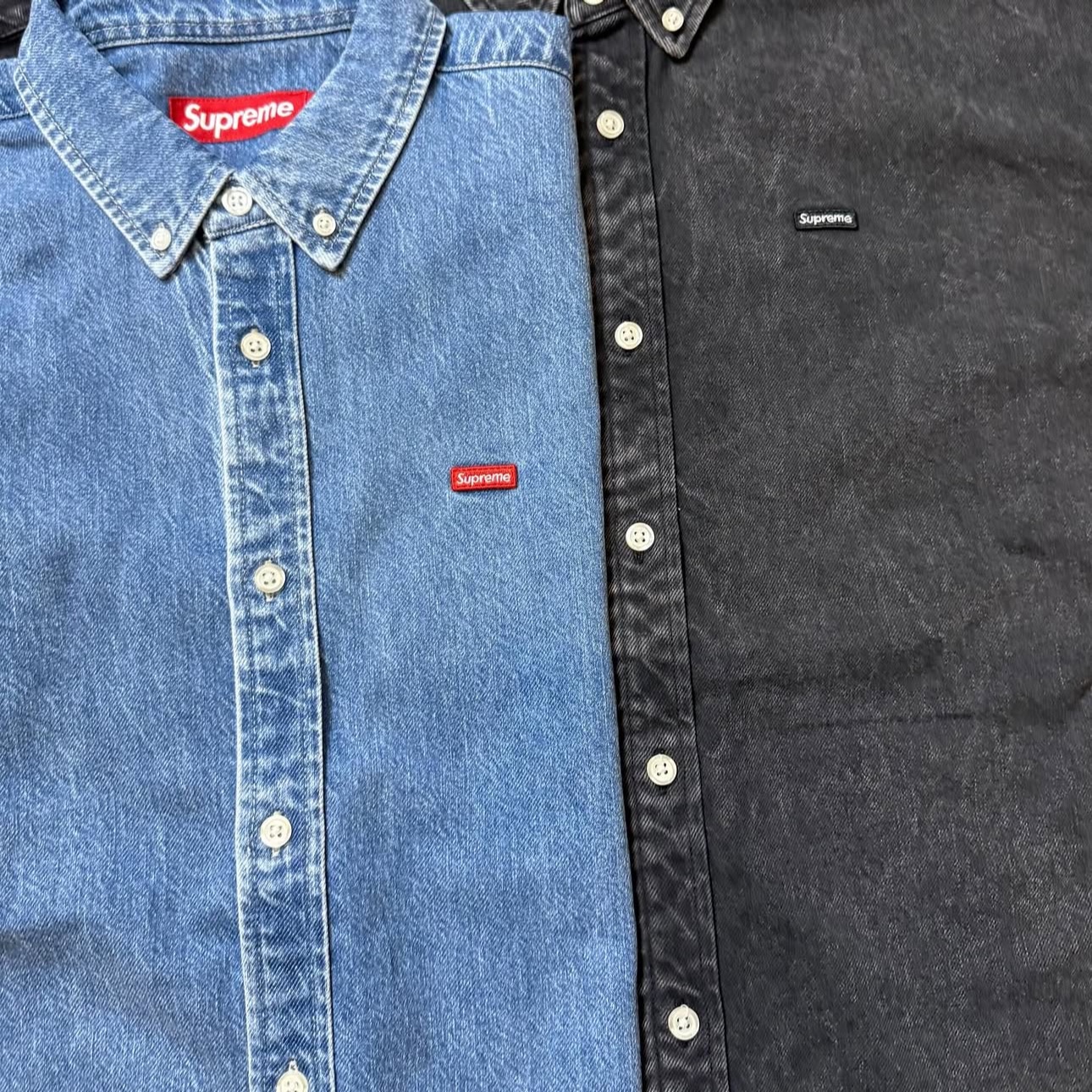 Supreme Small Box Denim Shirt Washed Indigo - 25SS, Supreme Small Box Denim Shirt Black - 25SS 착용 스타일 - 2