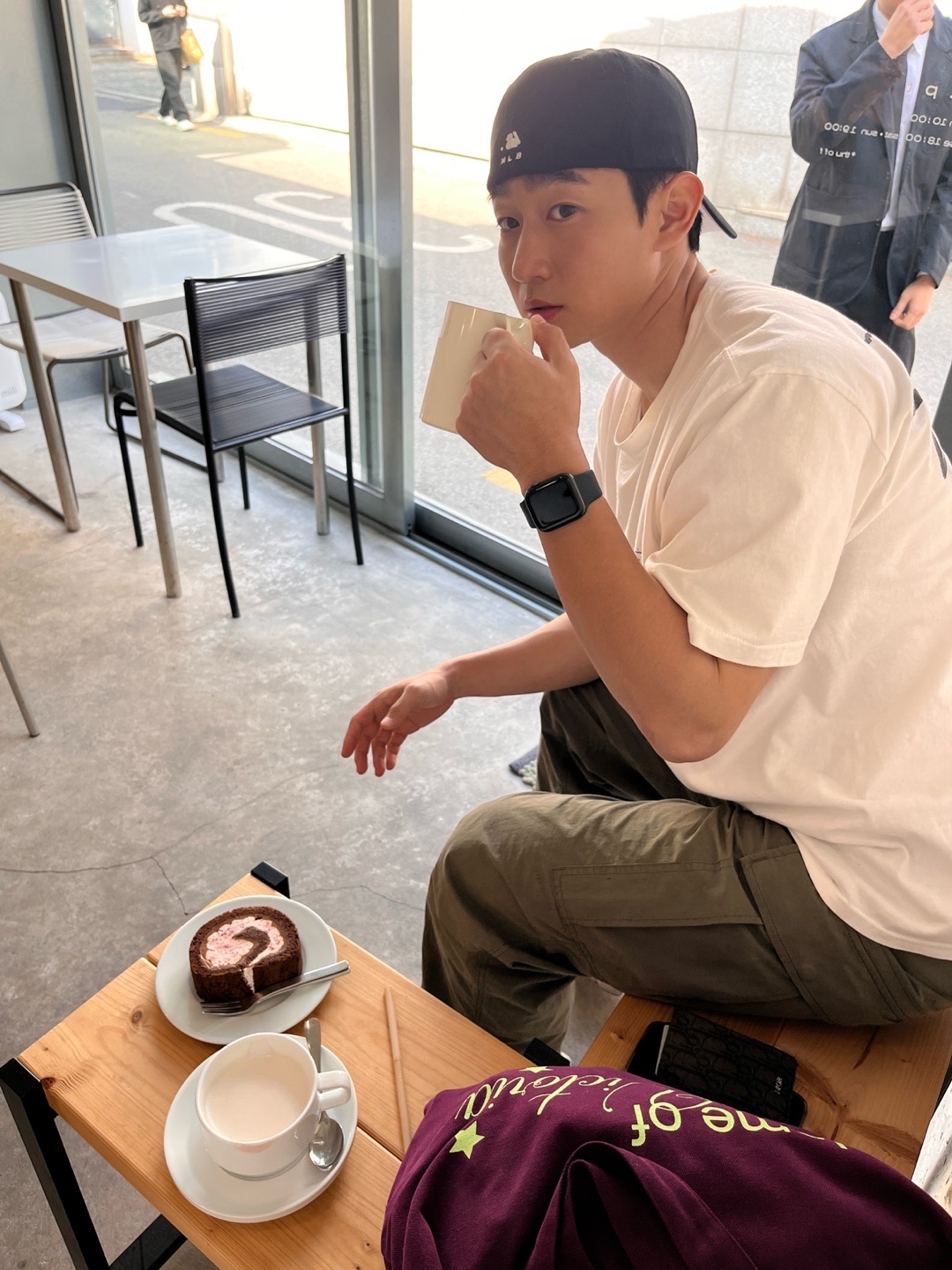 Stussy Tough Gear T-Shirt White 착용 스타일 - 2