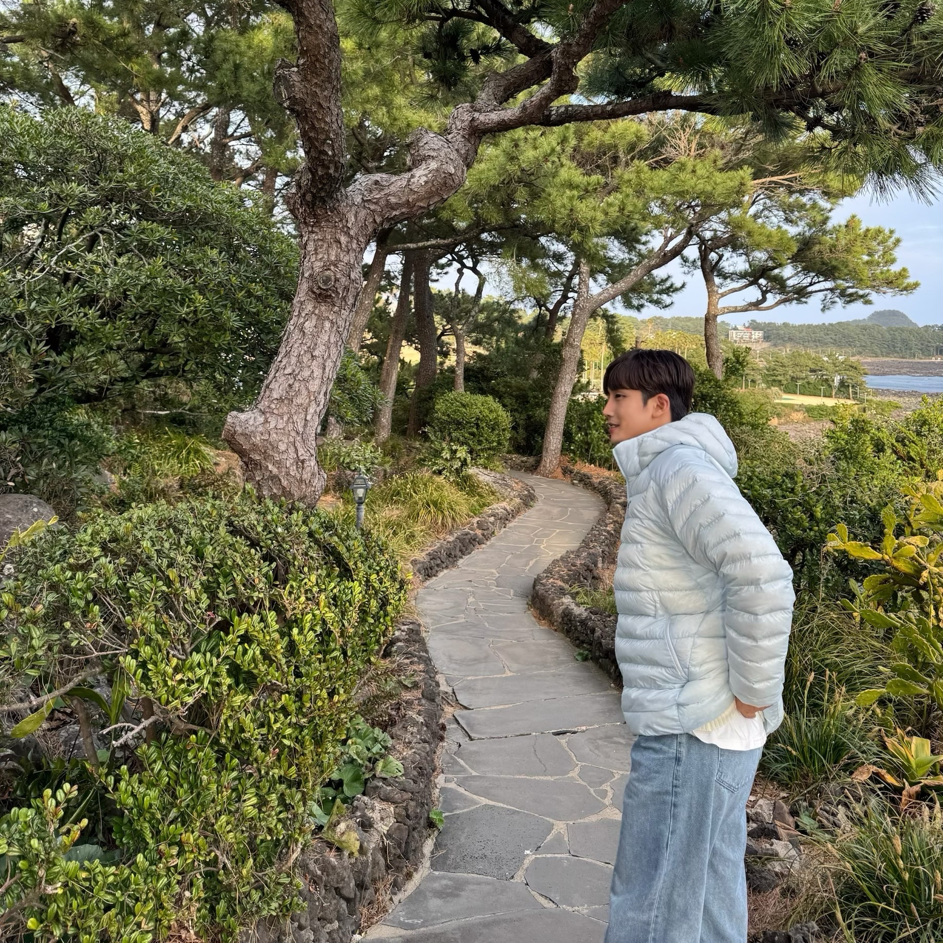아크테릭스 세륨 후디 데이브레이크, (W) 나이키 샥스 TL 메탈릭 실버 착용 스타일 - 1