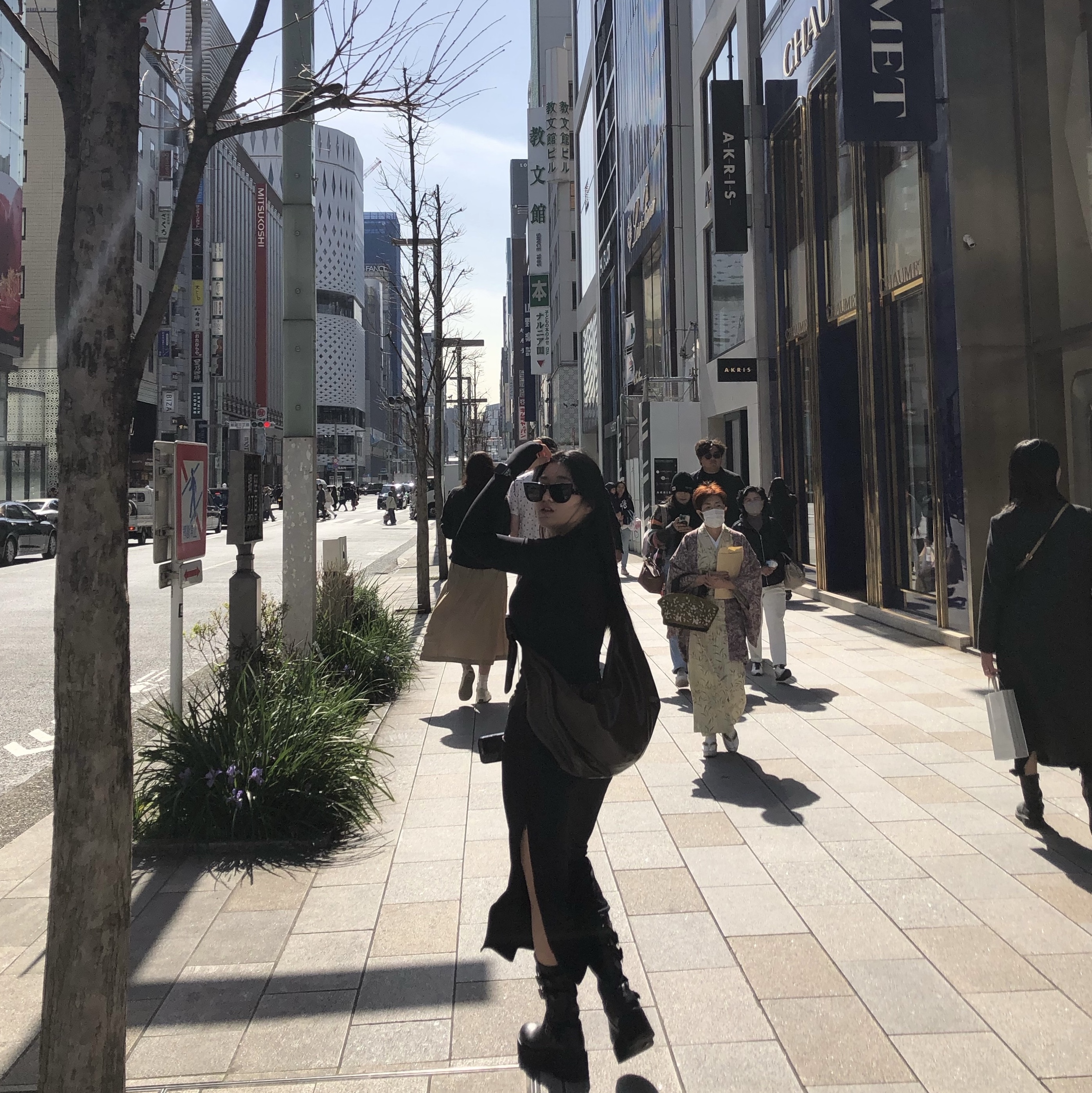 Gentle Monster x Maison Margiela MM008 Black Black 착용 스타일 - 1