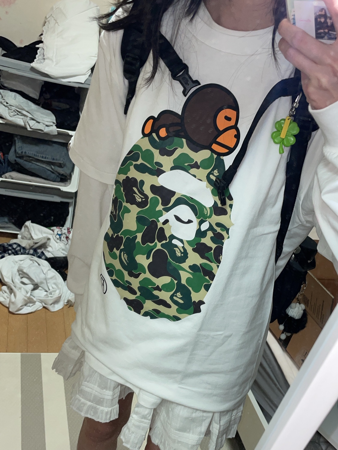 BAPE ABC Camo Milo on Big Ape T-Shirt White Green 착용 스타일 - 2