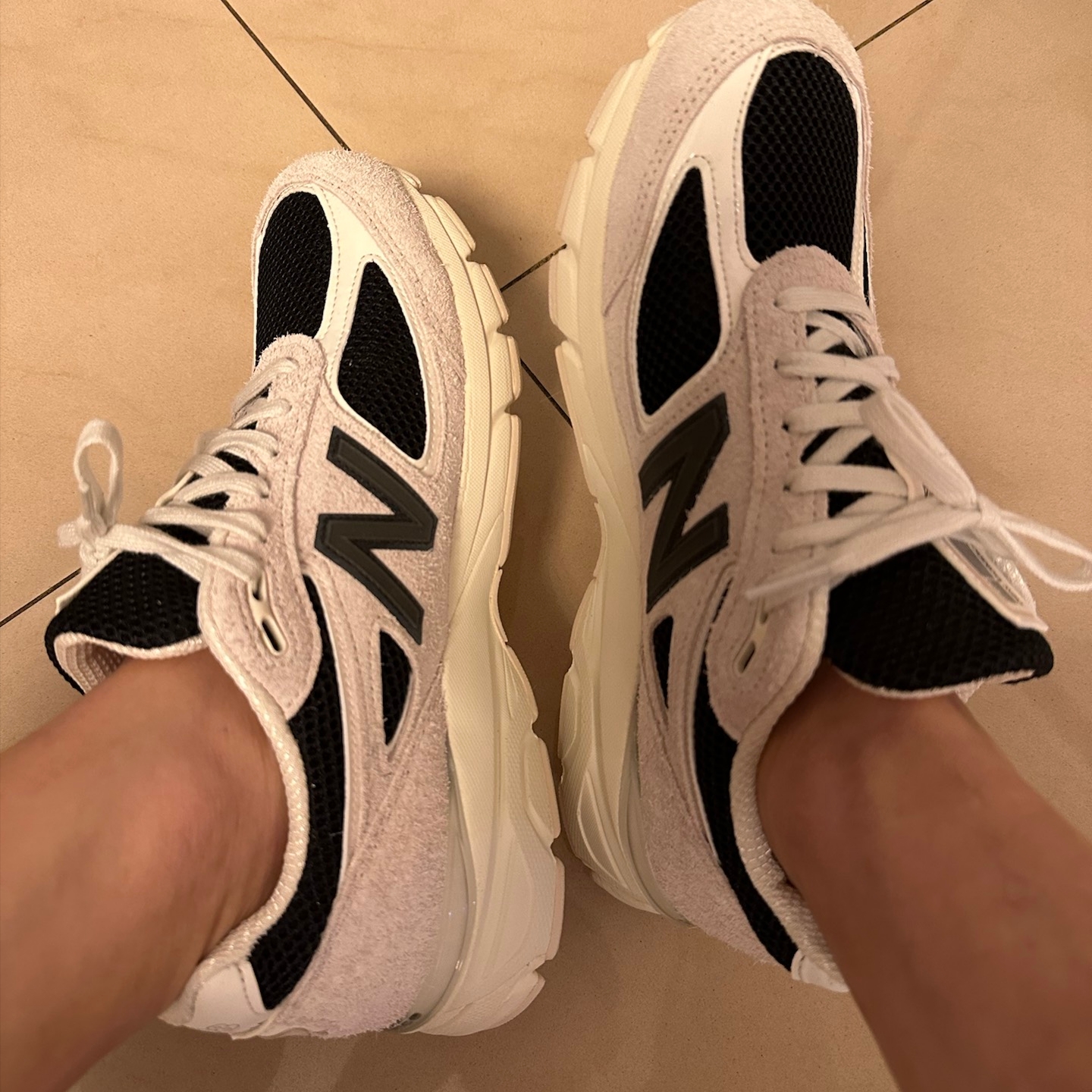 New Balance x Joe Freshgoods 990v4 Made in USA White Black 착용 스타일