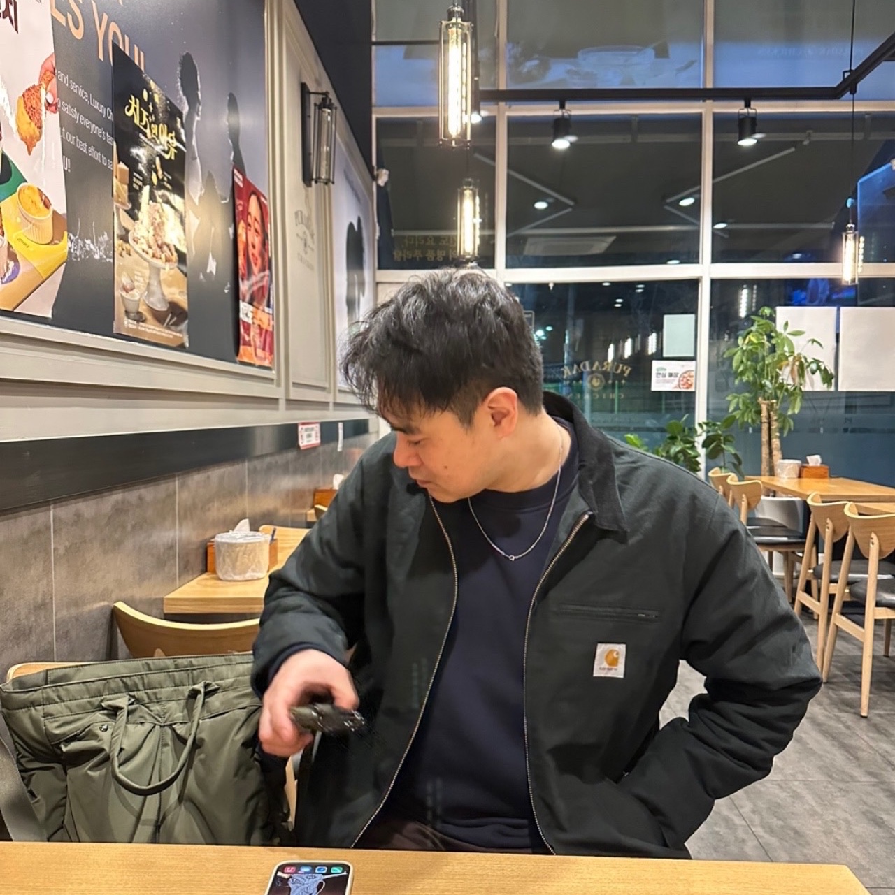 휴먼 메이드 밀리터리 카드 케이스 올리브 드랩, 칼하트 WIP 오가닉 디어본 캔버스 OG 디트로이트 자켓 블랙 에이지드 캔버스 - 윈터 착용 스타일