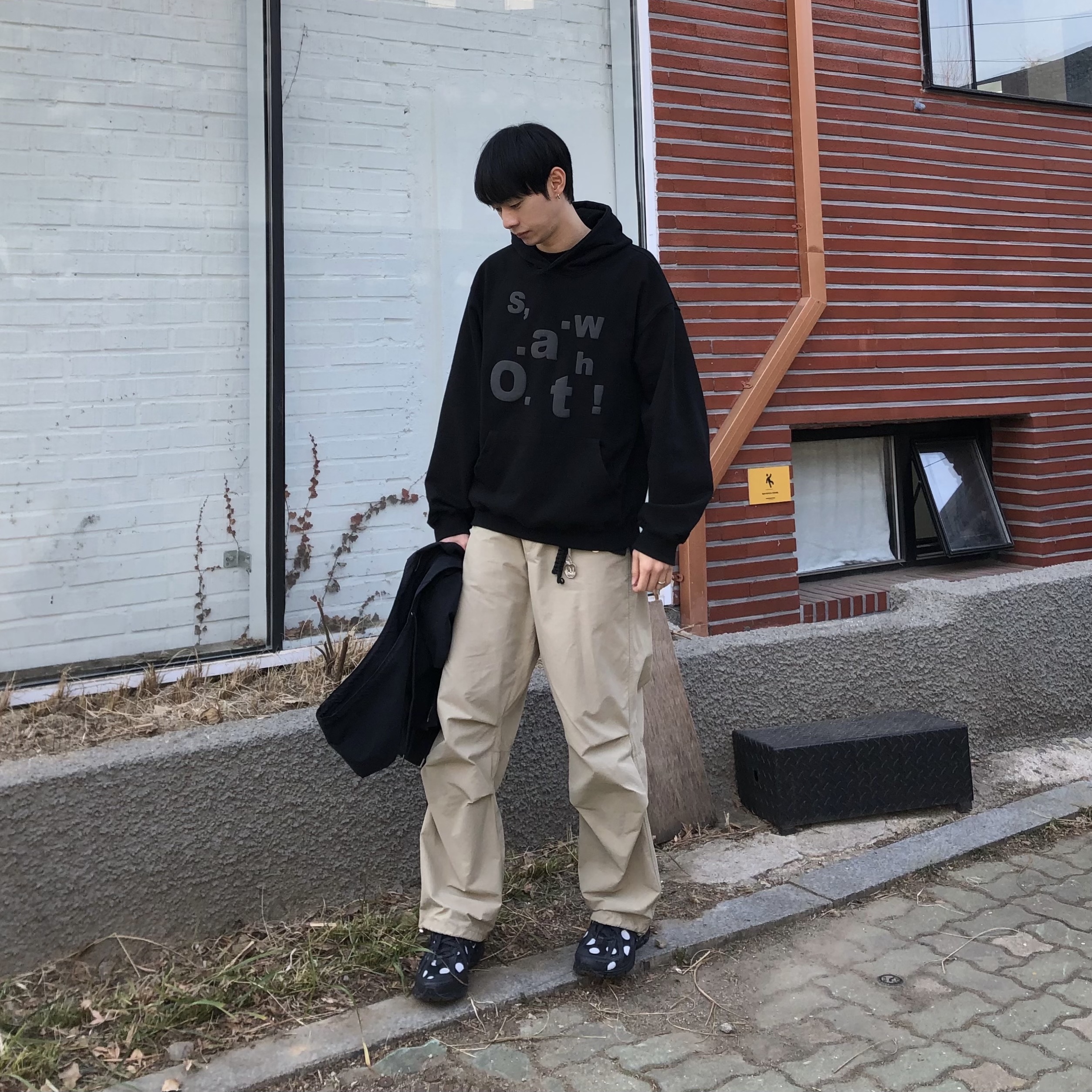 New Balance 1906R Polka Dot Black 착용 스타일