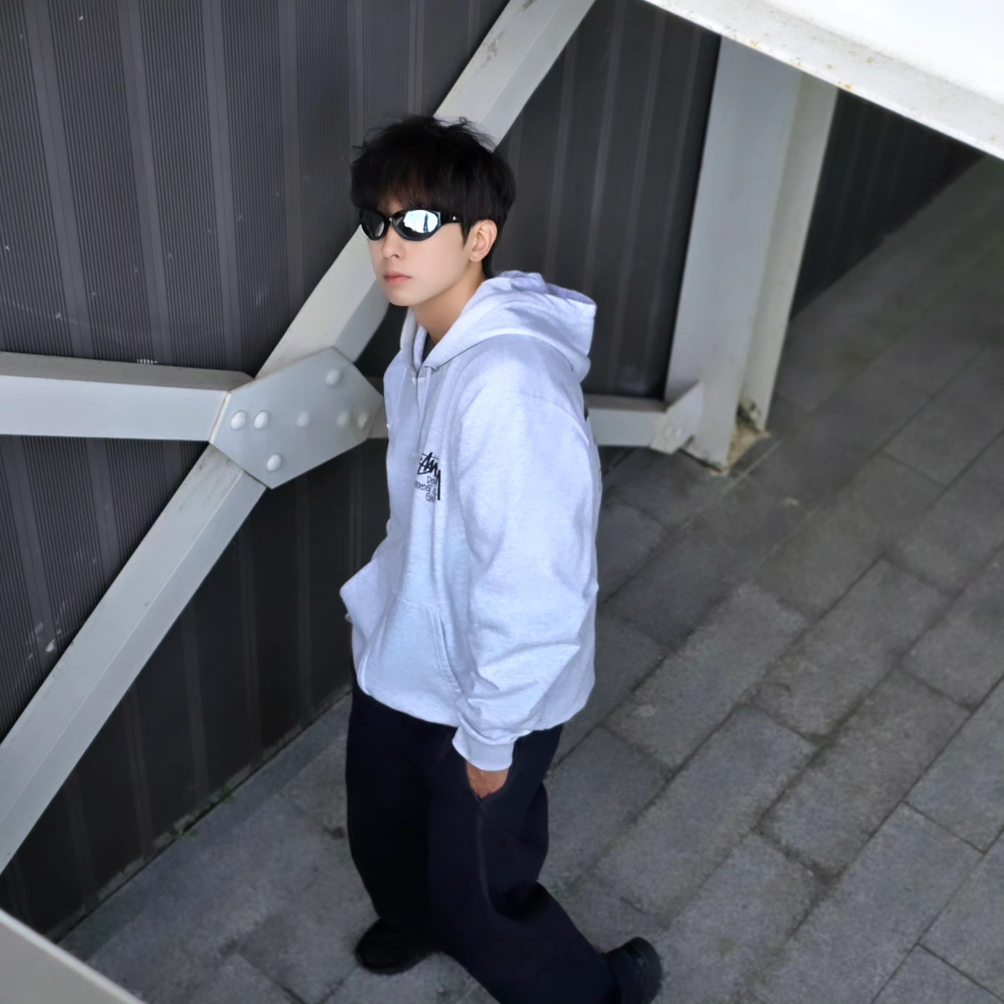 Stussy Stock DSM Ginza Zip Hoodie Ash Heather 2023, Samsung Galaxy S24 Ultra 512GB Titanium Yellow (Korean Ver.) 착용 스타일 - 4
