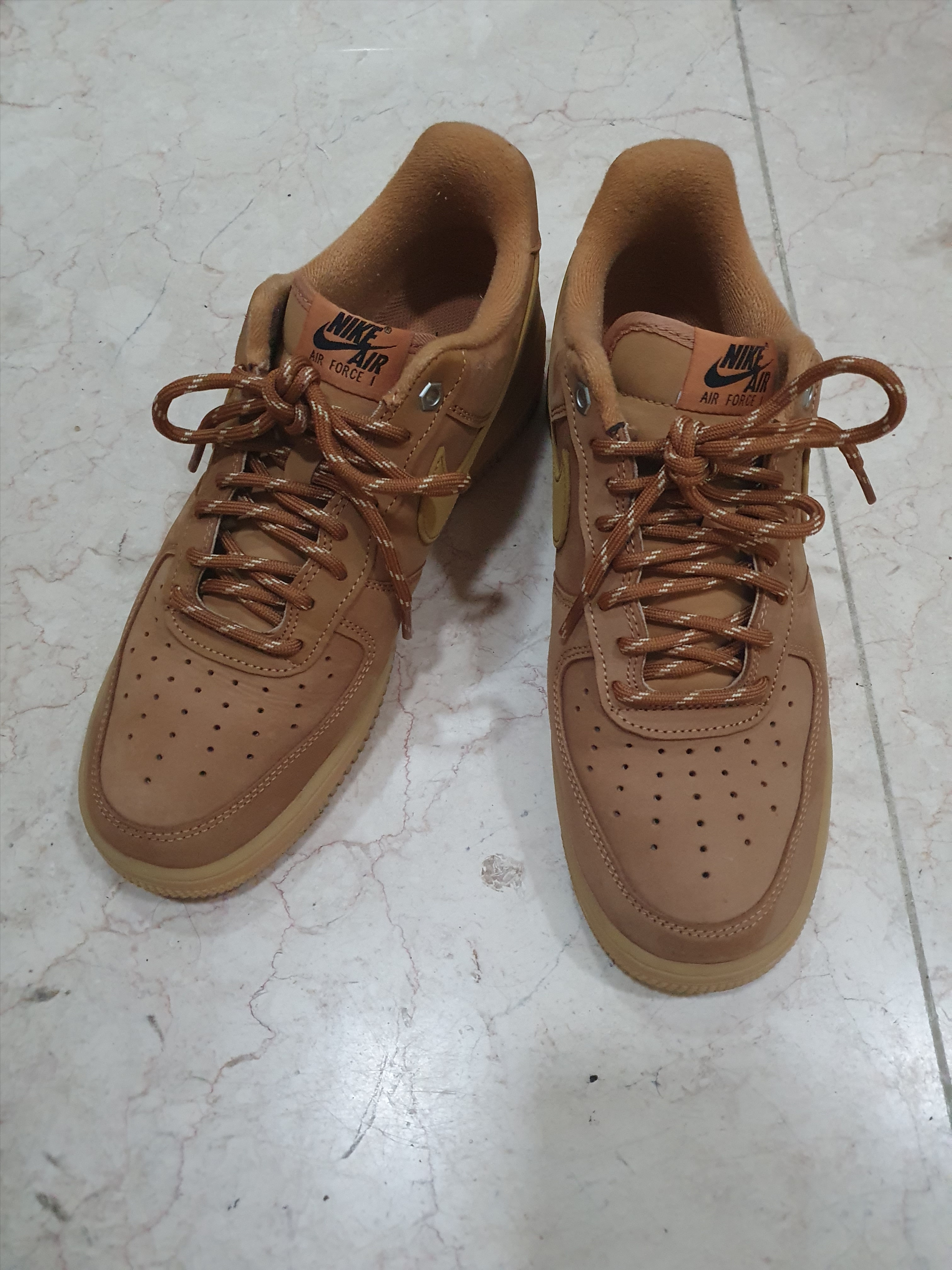 Adidas Adicolor Denim Firebird Track Top Medium Blue Denim - KR Sizing, Nike Air Force 1 '07 WB Flax 착용 스타일 - 3