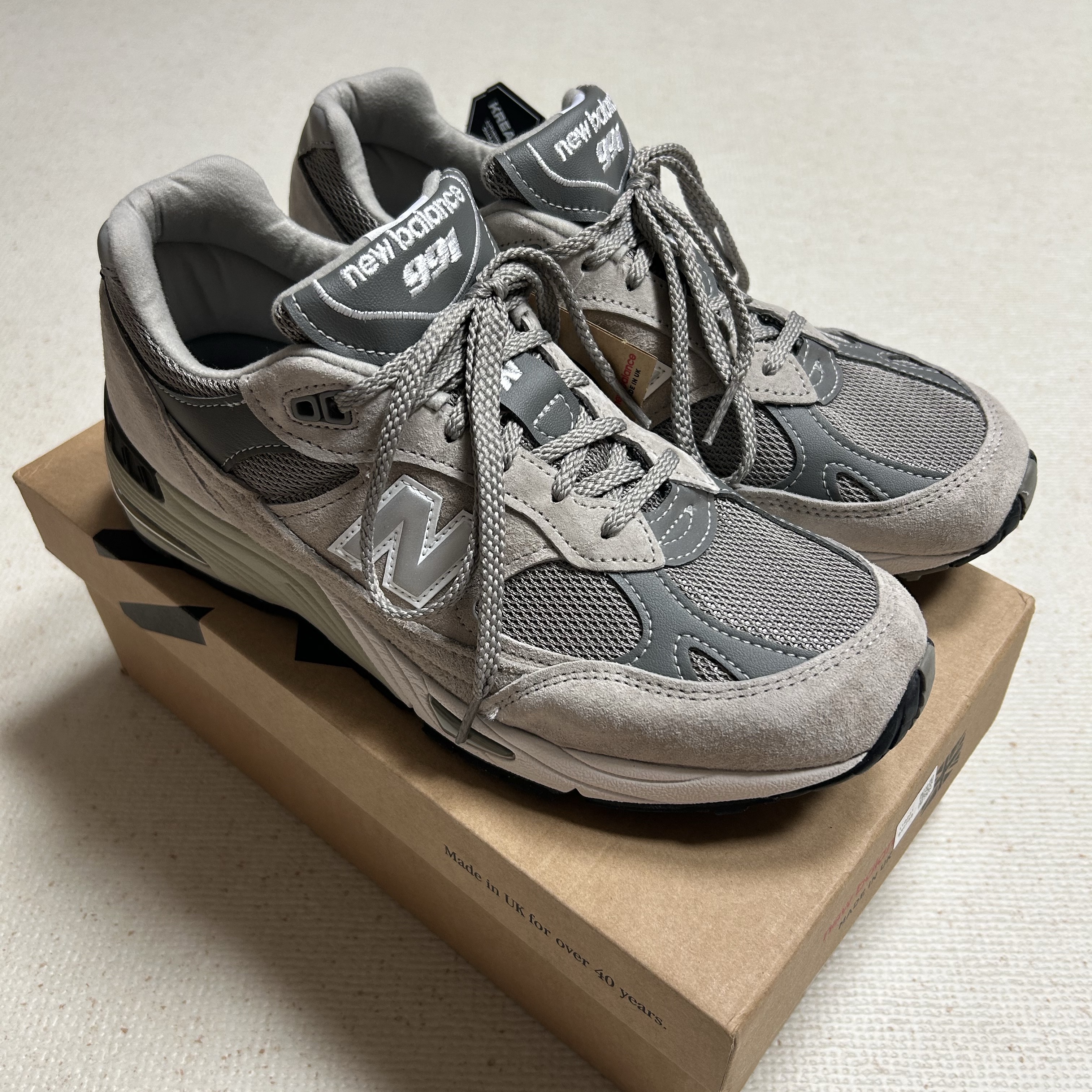 New Balance 991 Made in UK Grey 착용 스타일 - 1