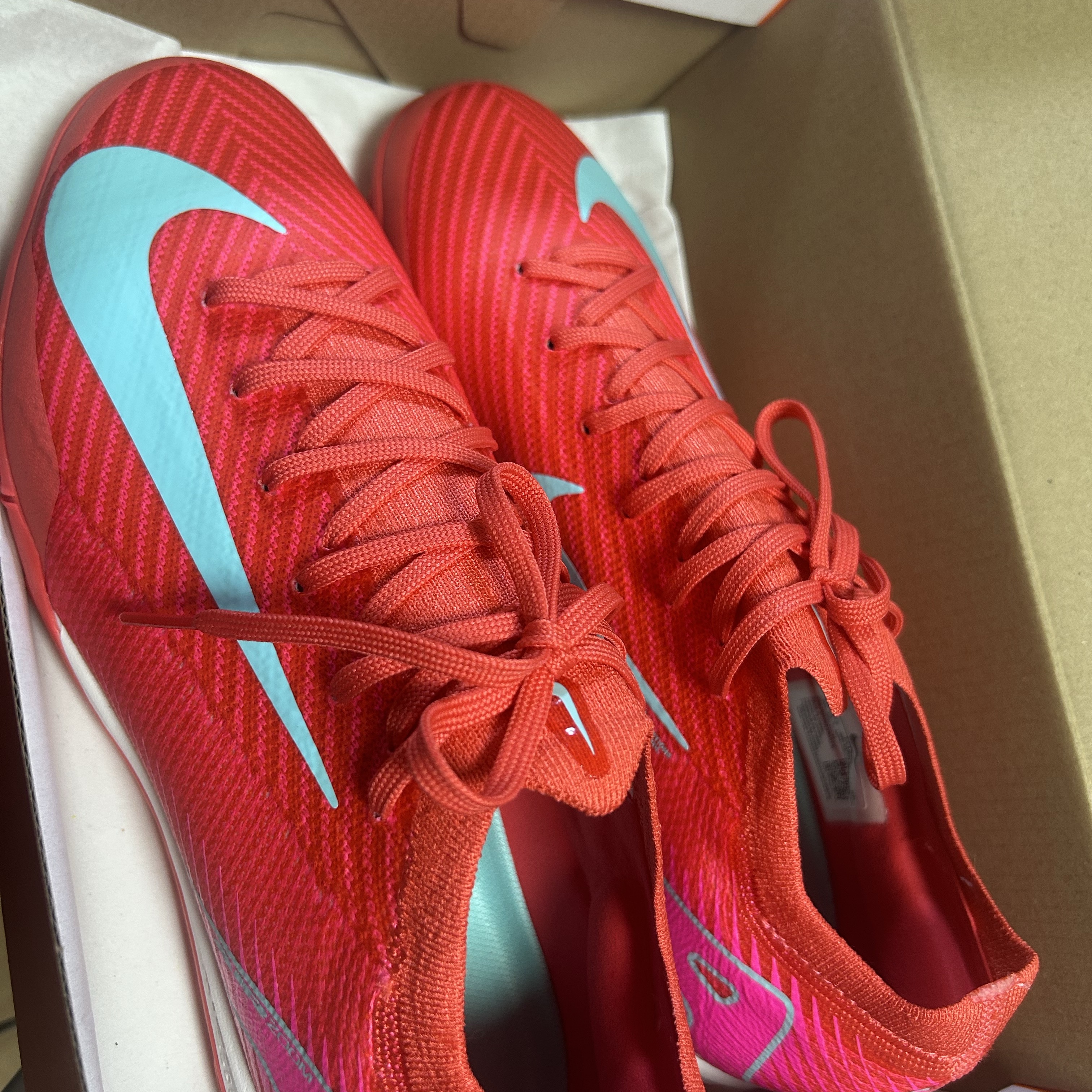 Nike Zoom Mercurial Vapor 16 Pro TF Ember Glow Aurora Green 착용 스타일