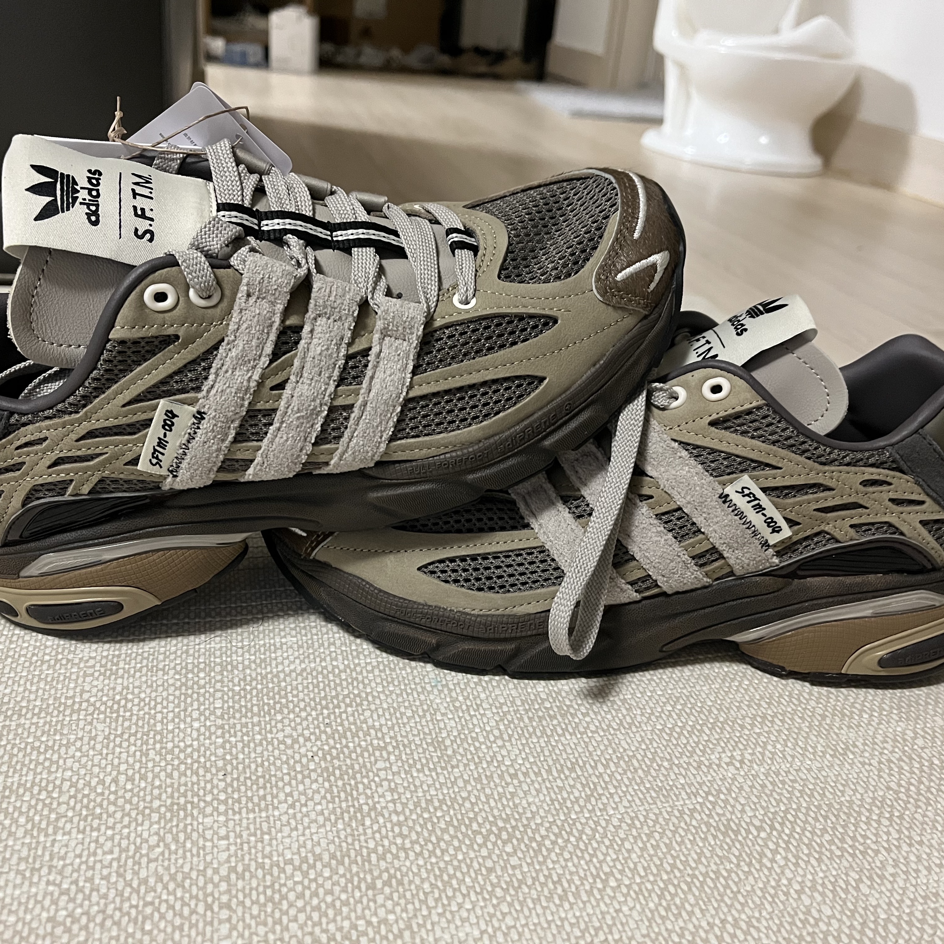 Adidas x Song for the Mute Adistar Cushion Simple Brown 착용 스타일 - 2