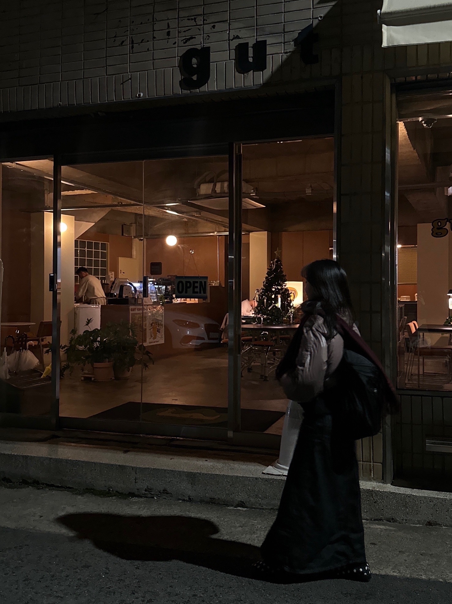 Arc'teryx Heliad 15 Backpack Black, Vivienne Westwood Embroidered Lambswool Muffler Wine 착용 스타일