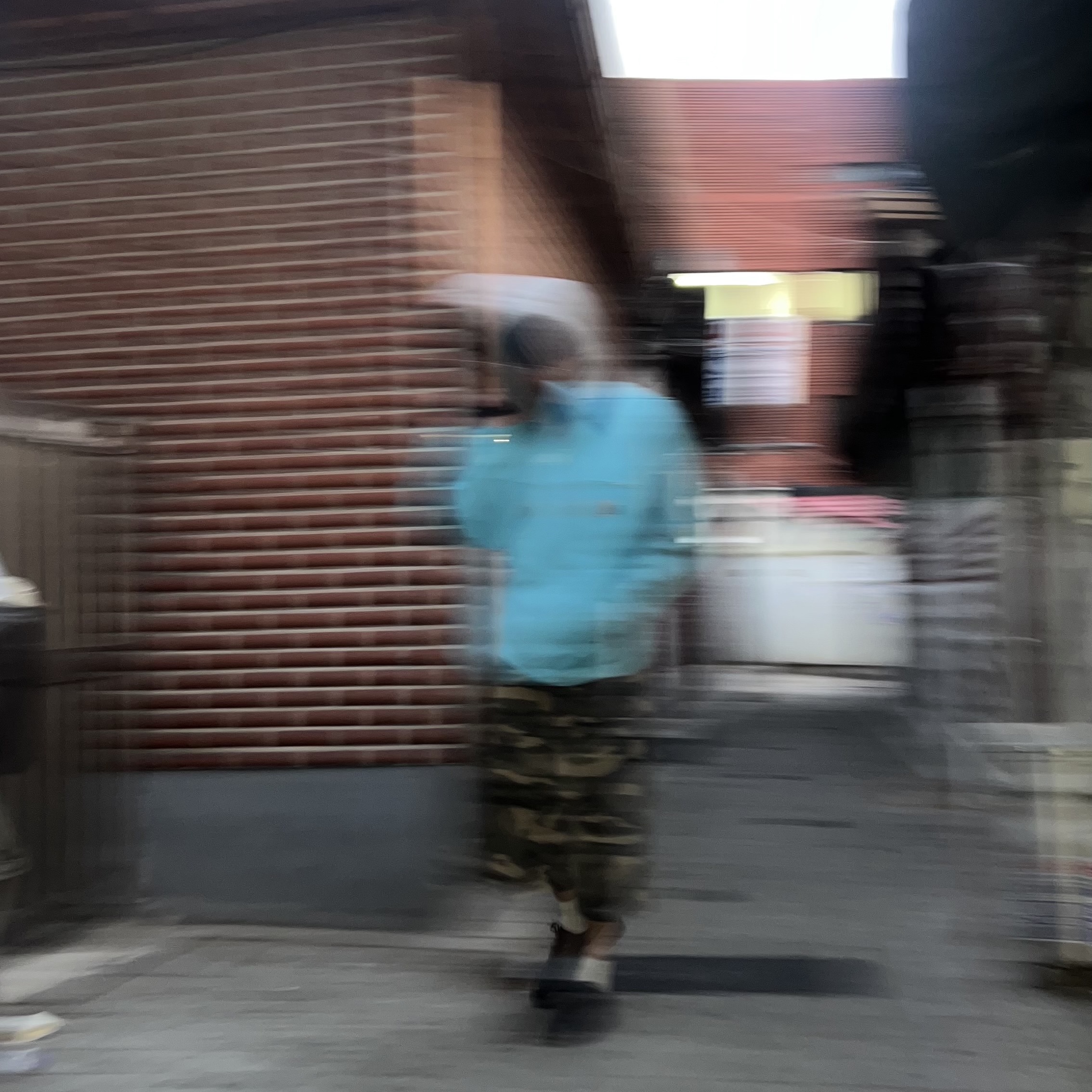 SLOW RECORD HOUSE Carpenter Bermuda Wide Camo Pants Vintage Green, Carhartt WIP x IAB Studio OG Detroit Jacket Milky Blue 착용 스타일 - 1