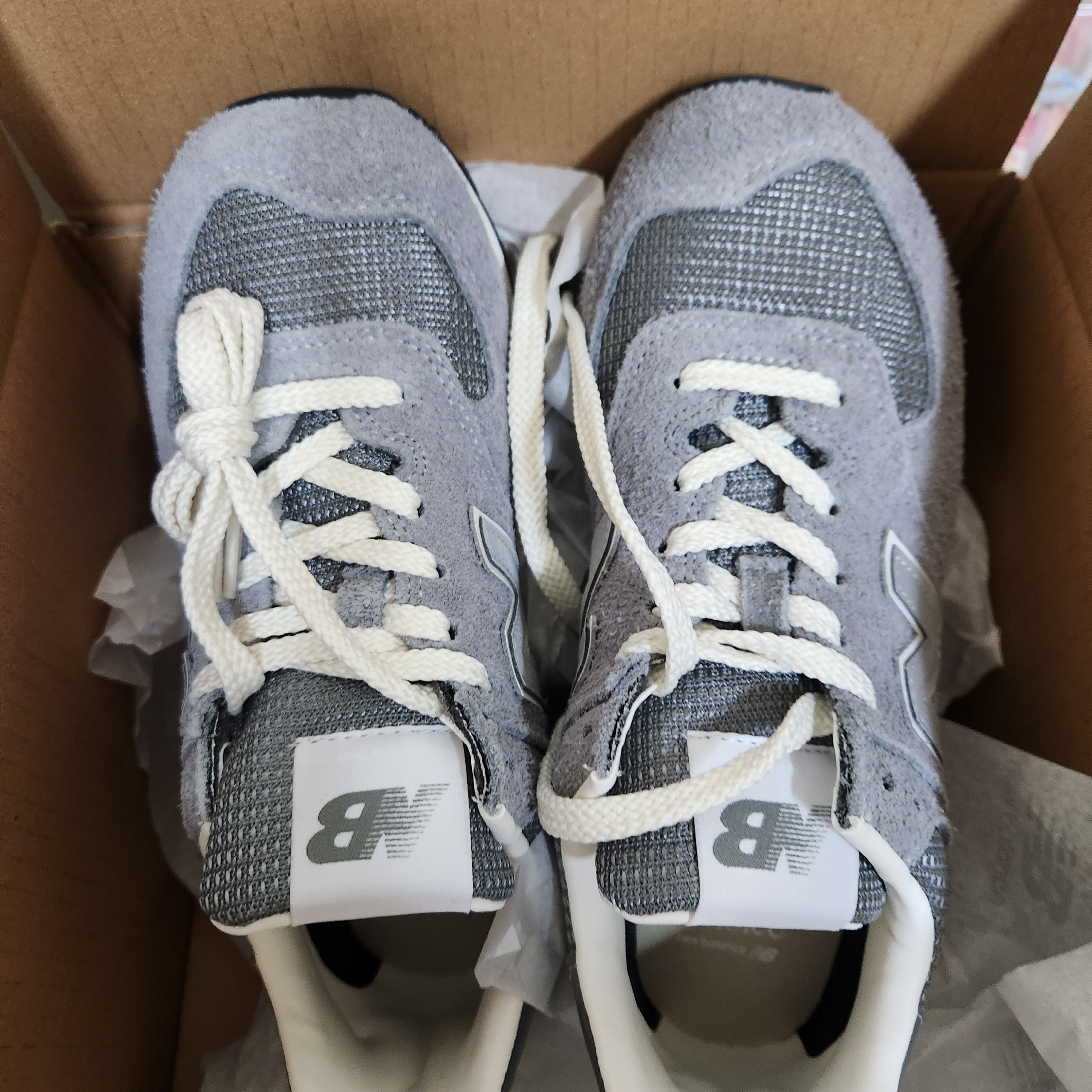 New Balance x Pottery 574 Premium Soft Grey 착용 스타일