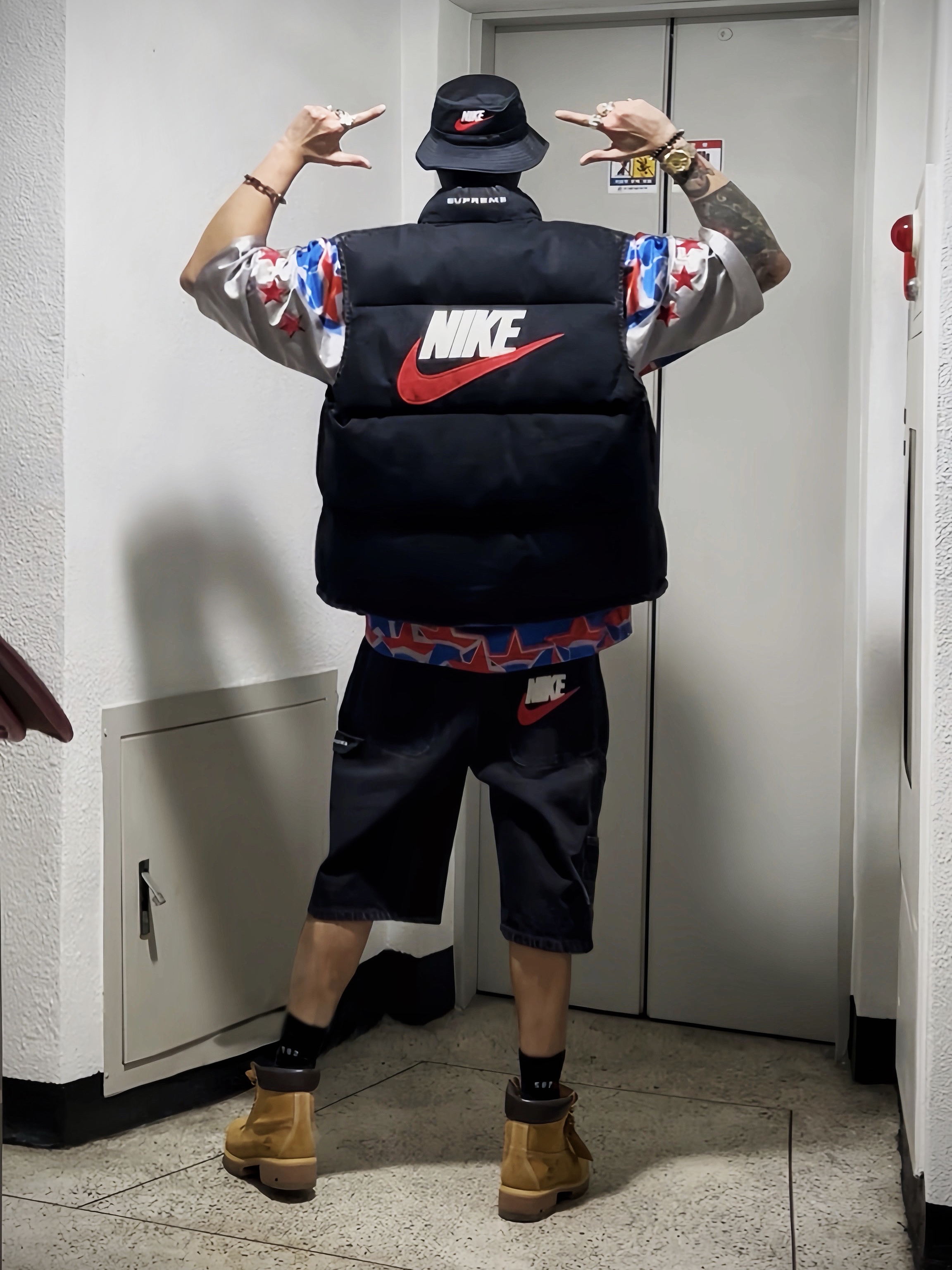 Supreme x Nike Dazzle Crusher Black - 24SS, Supreme x Nike Denim Puffer Vest Black - 24SS 착용 스타일