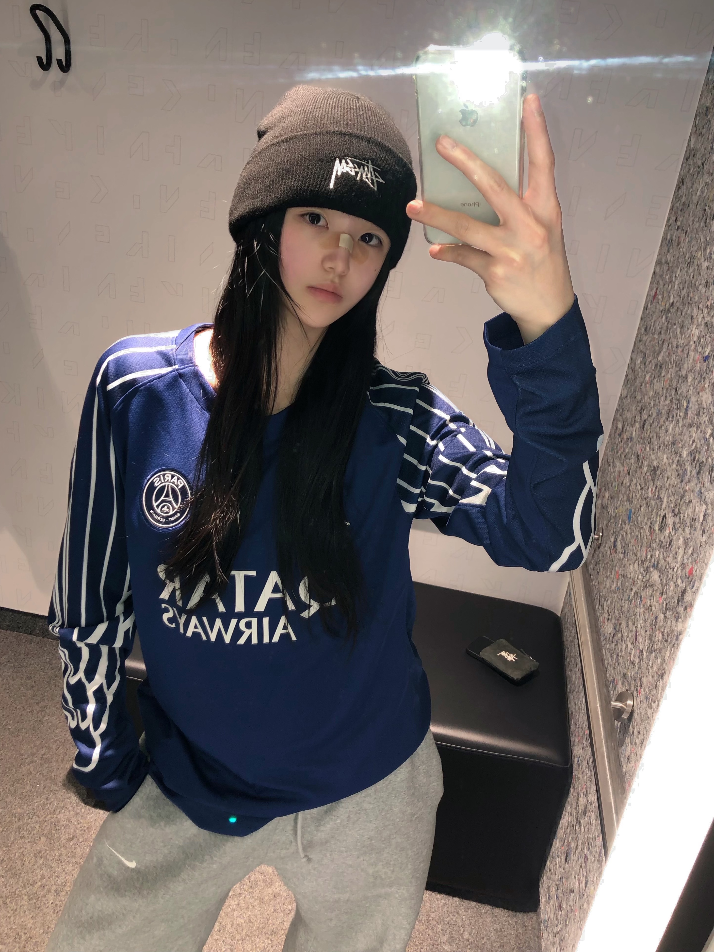 Jordan x Paris Saint-Germain 2024/25 Stadium 4th Dri-Fit Replica Long-Sleeve Jersey Blue Void Phantom (Non Marking Ver.), Stussy Stock Cuff Beanie Black 착용 스타일