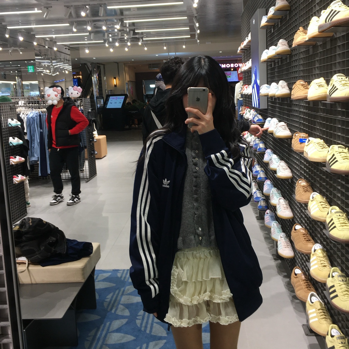 Adidas Adicolor Classic Firebird Track Top Night Indigo - KR Sizing, Nike V2K Run Pure Platinum Light Iron Ore 착용 스타일 - 4