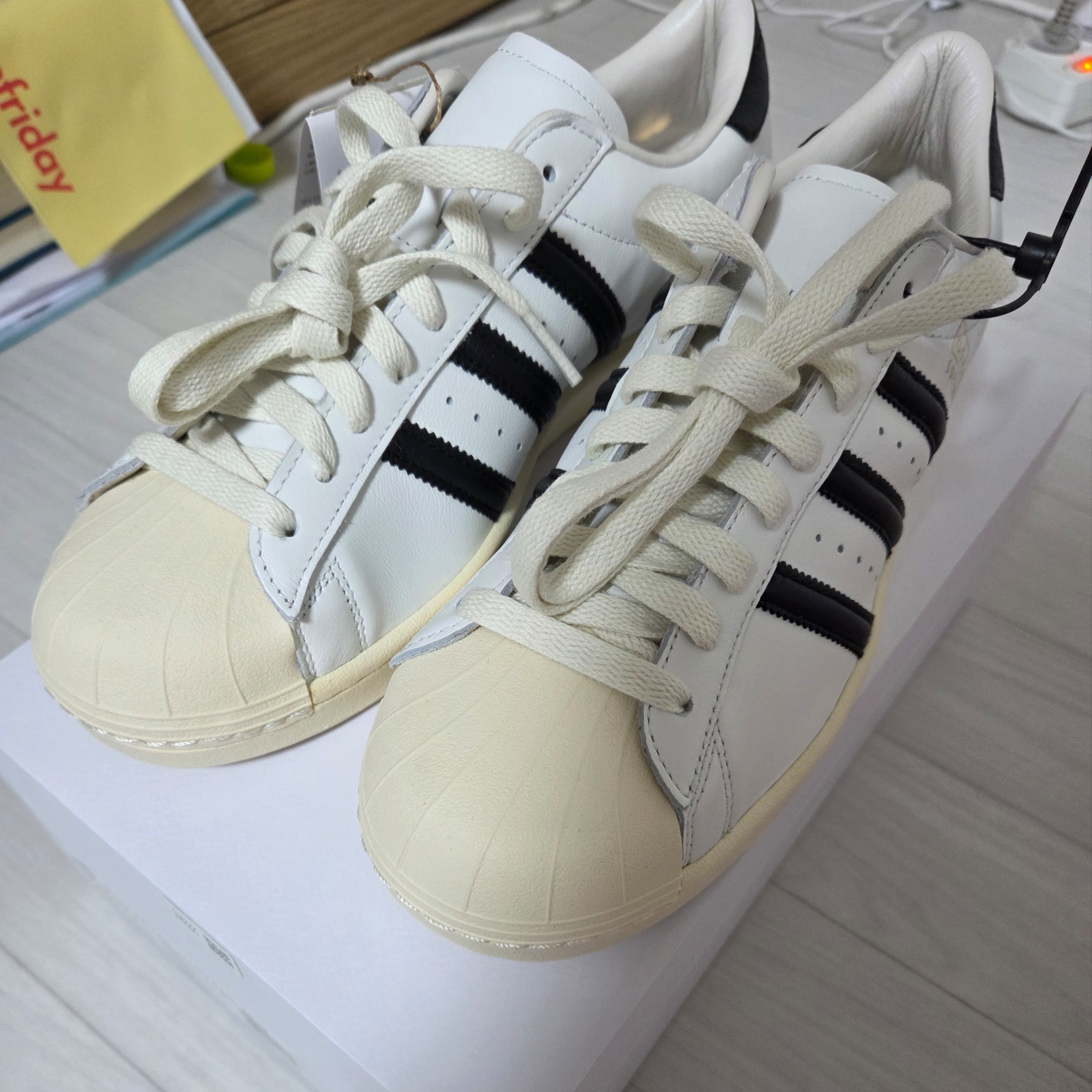 Adidas Superstar Vintage Made in Germany Core White Core Black 착용 스타일