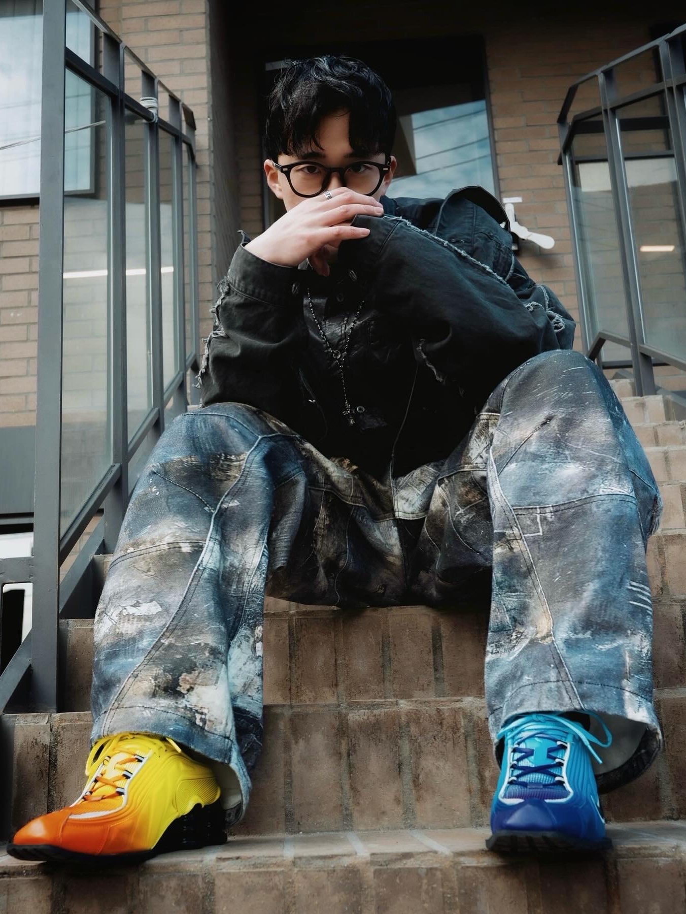 Vacant Archive Blenheim Double Stud Belt Black, Nike x Martine Rose Shox MR4 Scuba Blue 착용 스타일 - 3