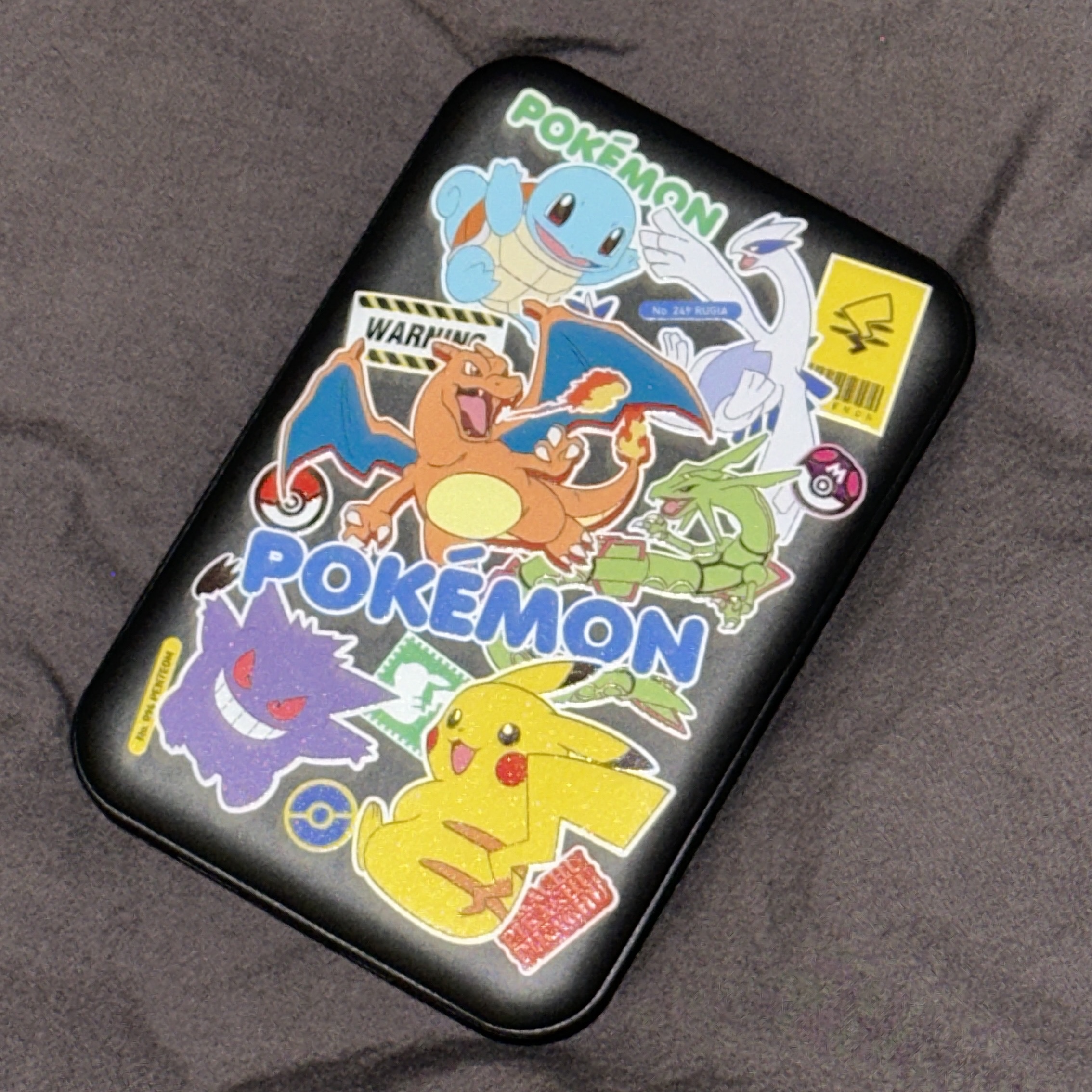 Woojin Store Pokemon Magsafe Battery 5000mAh Black 착용 스타일