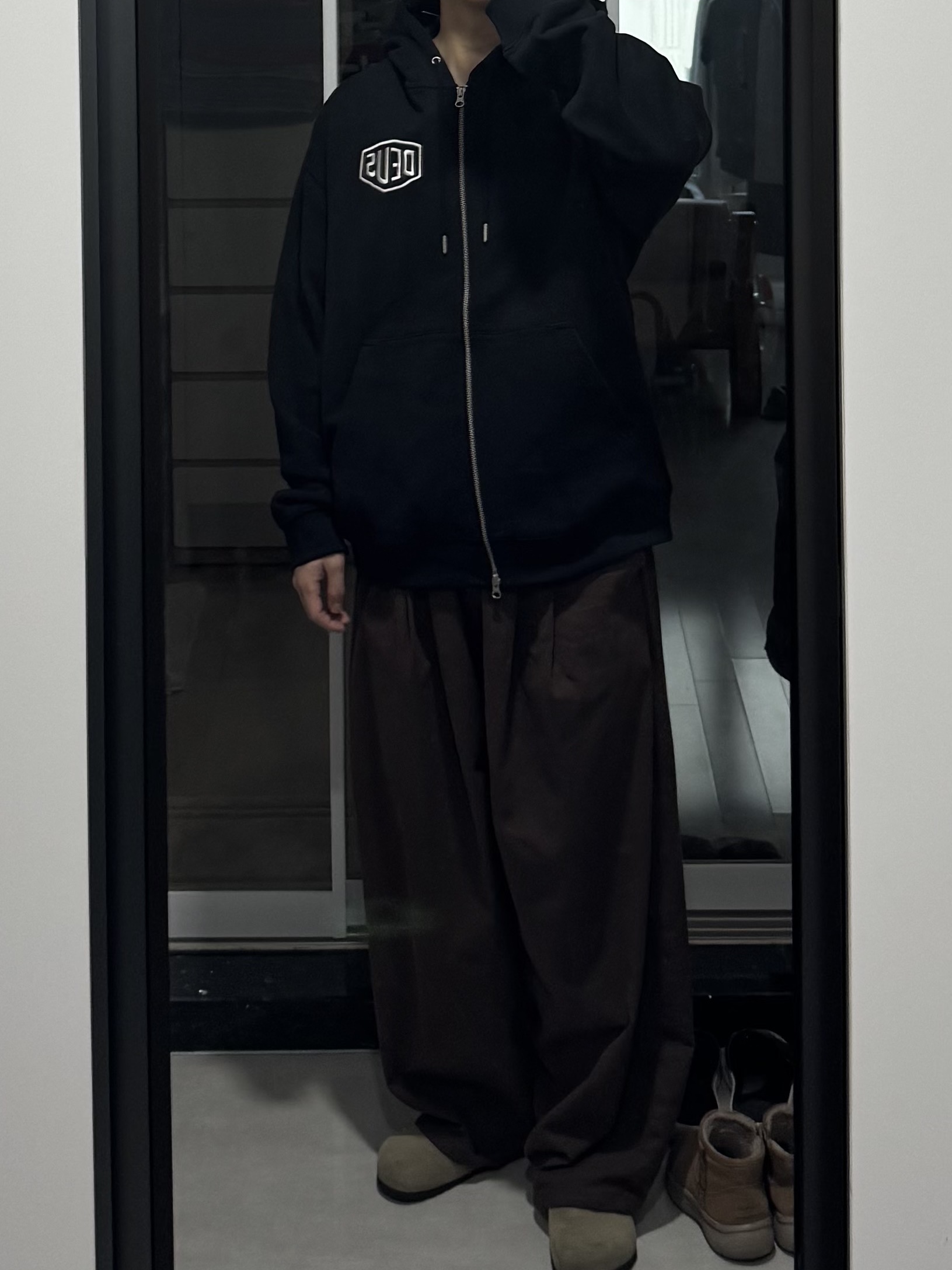 Deus Ex Machina Seoul College Hooded Jacket Black, Birkenstock Boston Soft Footbed Taupe - Regular 착용 스타일 - 2