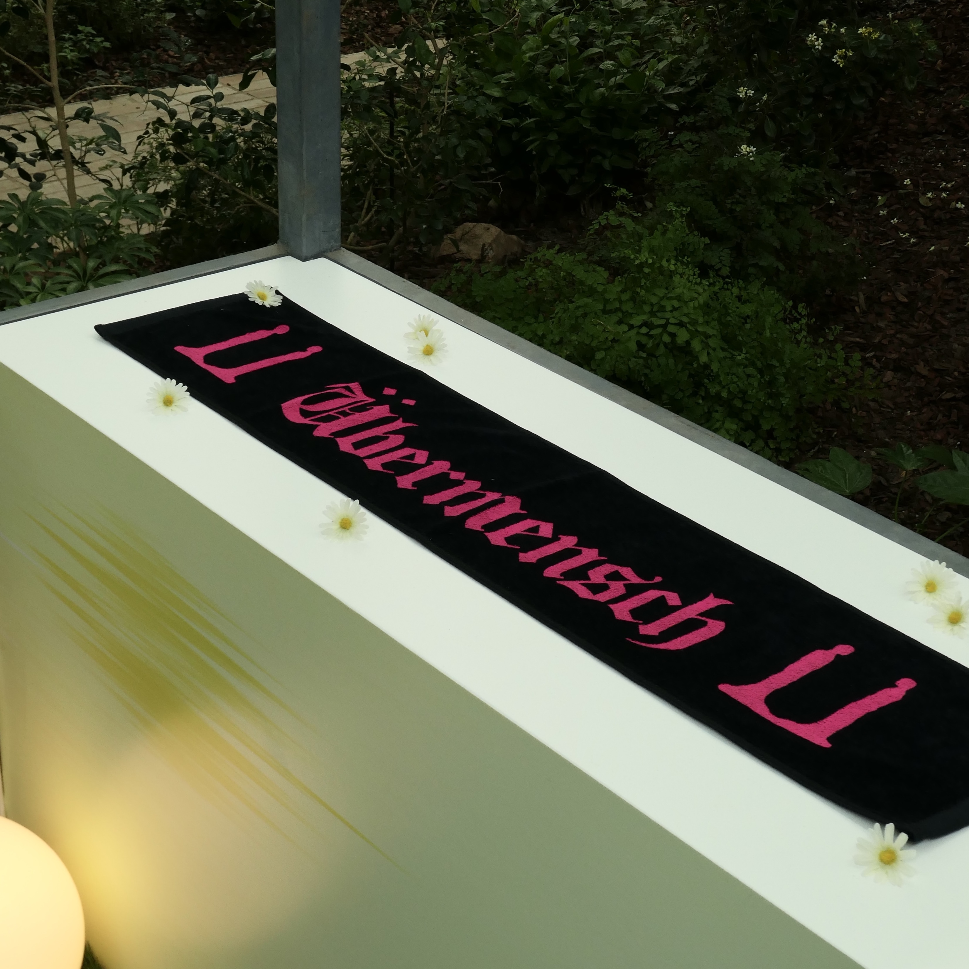 G-DRAGON Ubermensch Official Light Stick, G-DRAGON Ubermensch Slogan Towel Mint 착용 스타일 - 3