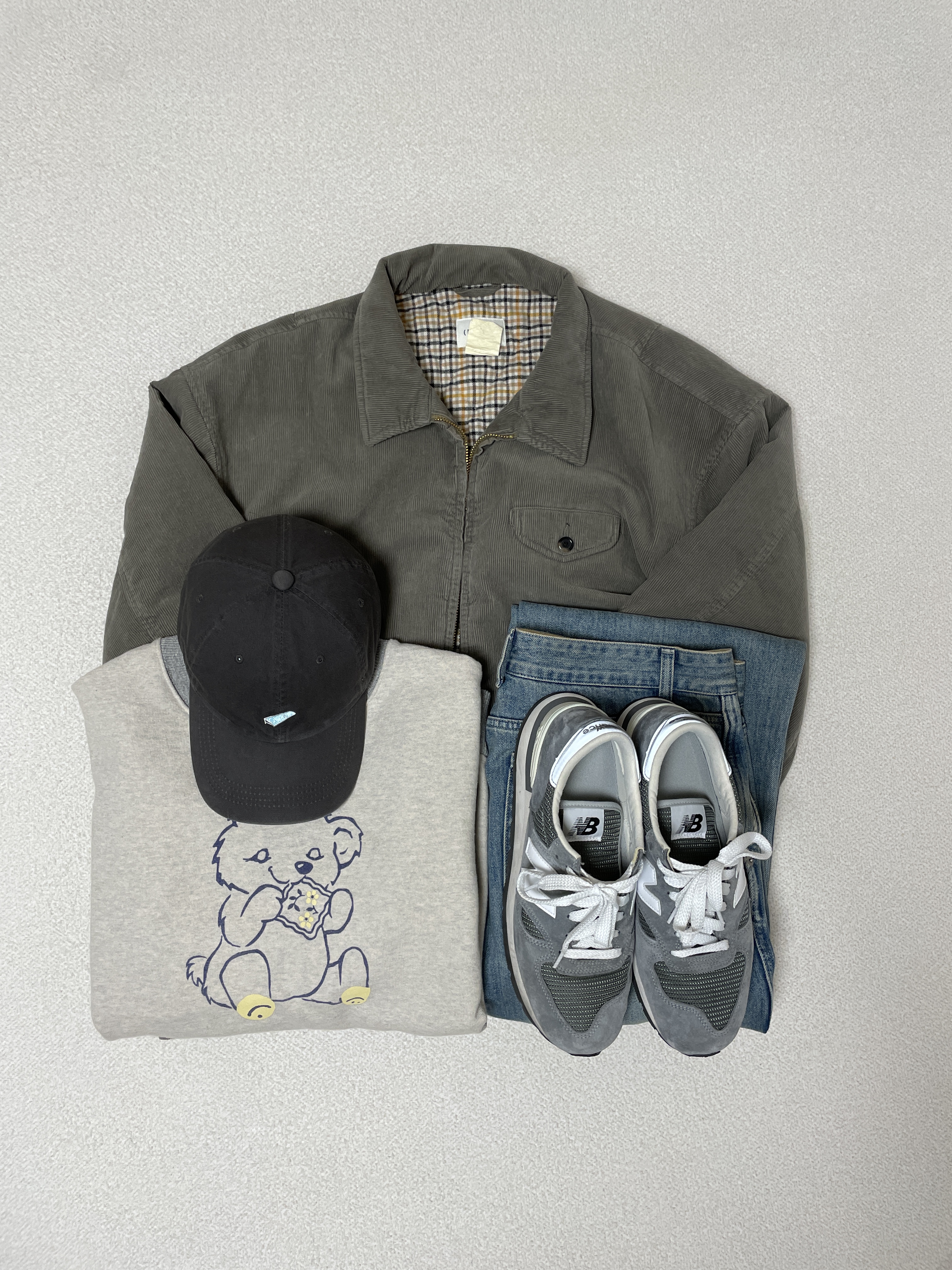 New Balance 990v1 Made in USA Grey White 착용 스타일 - 1