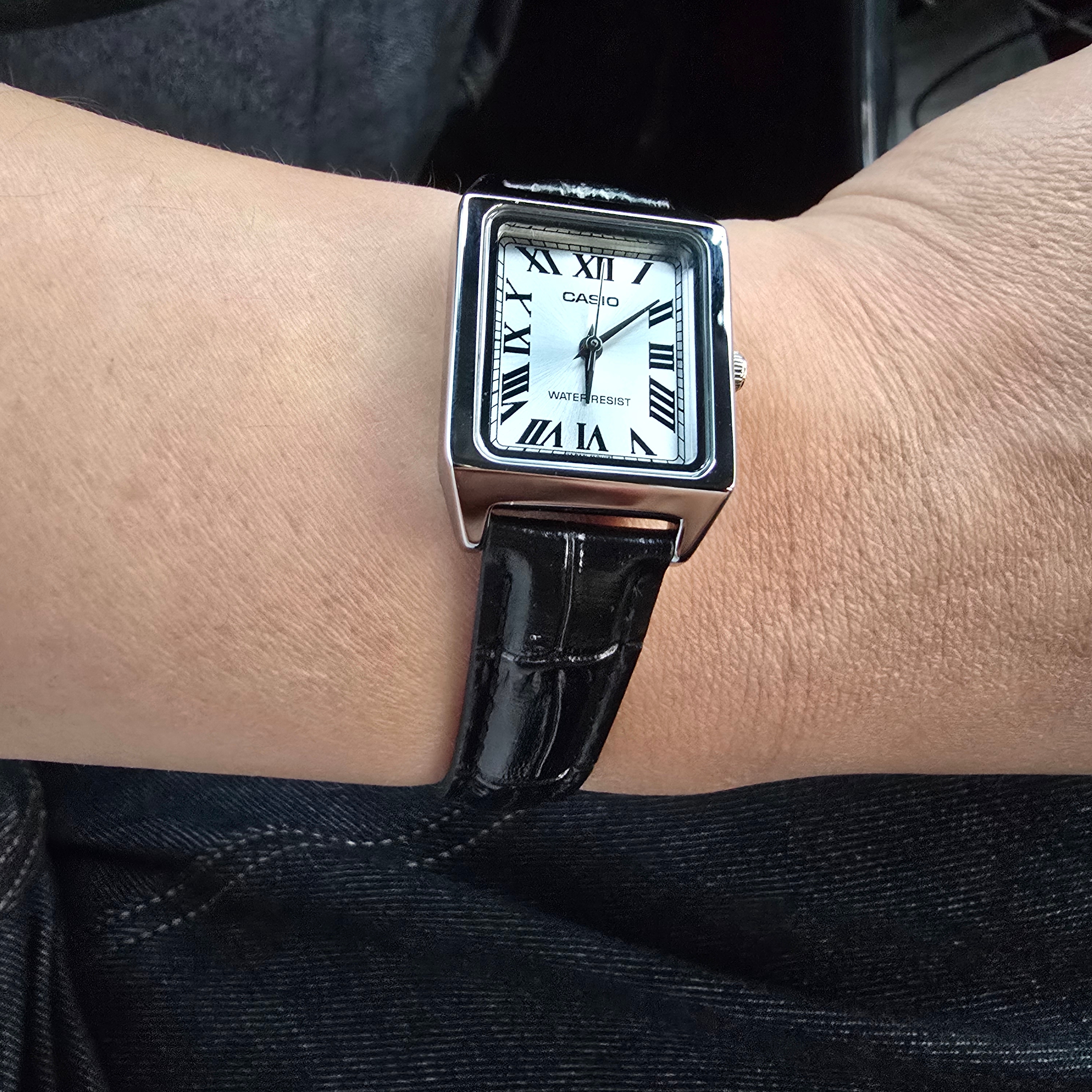 Casio LTP-V007L-7B1 착용 스타일