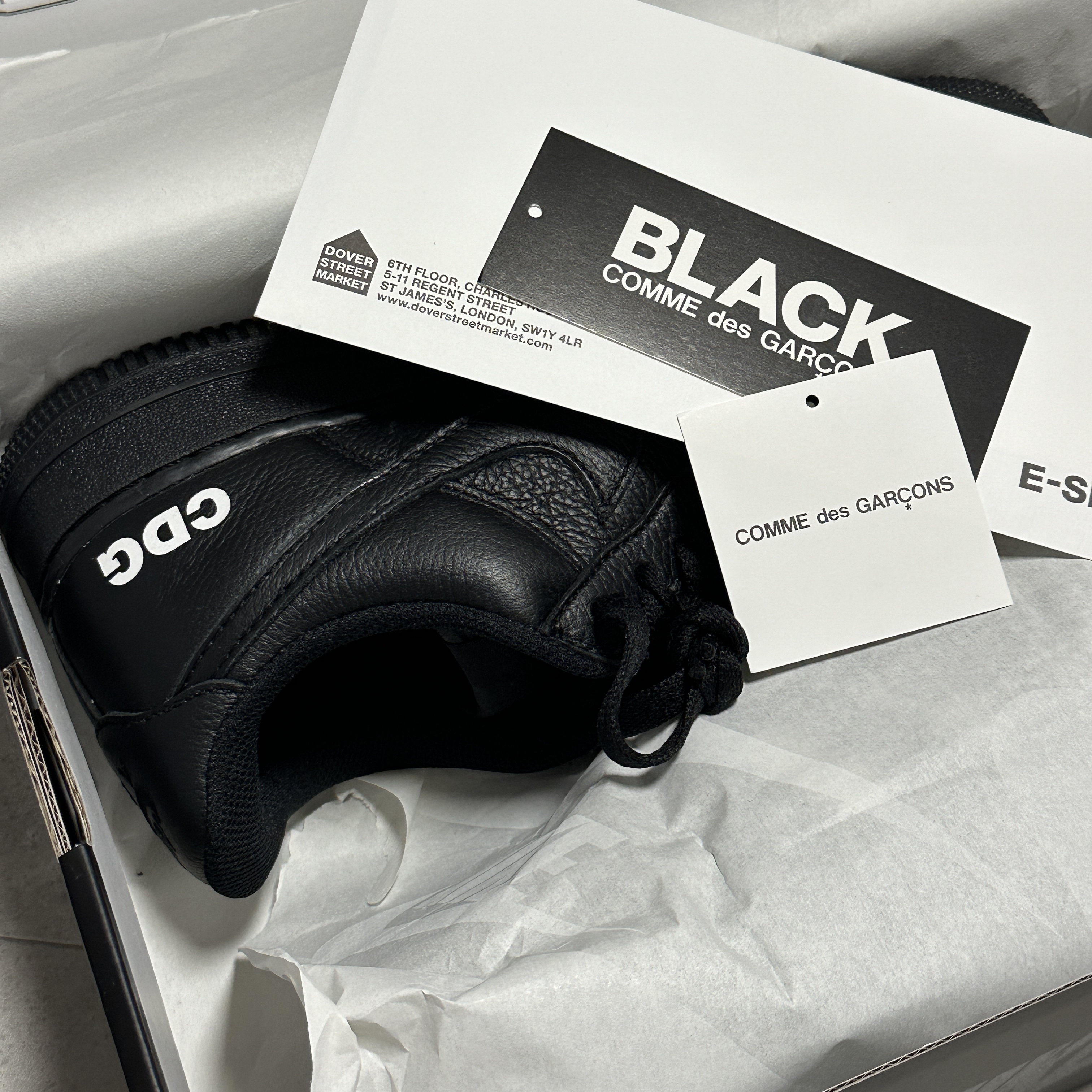 Nike x Comme des Garcons Black Air Force 1 Low Retro SP Black 착용 스타일 - 2