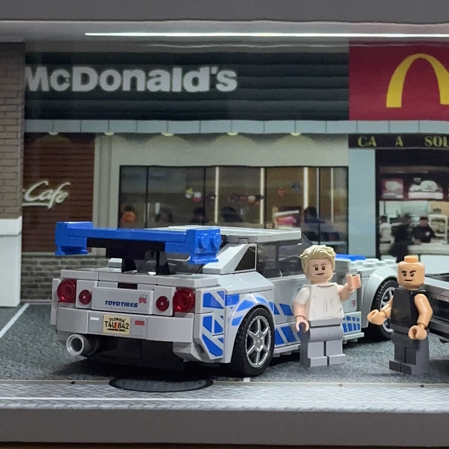 Lego Fast & Furious 1970 Dodge Charger R/T, Lego 2 Fast 2 Furious Nissan Skyline GT-R (R34) 착용 스타일 - 1