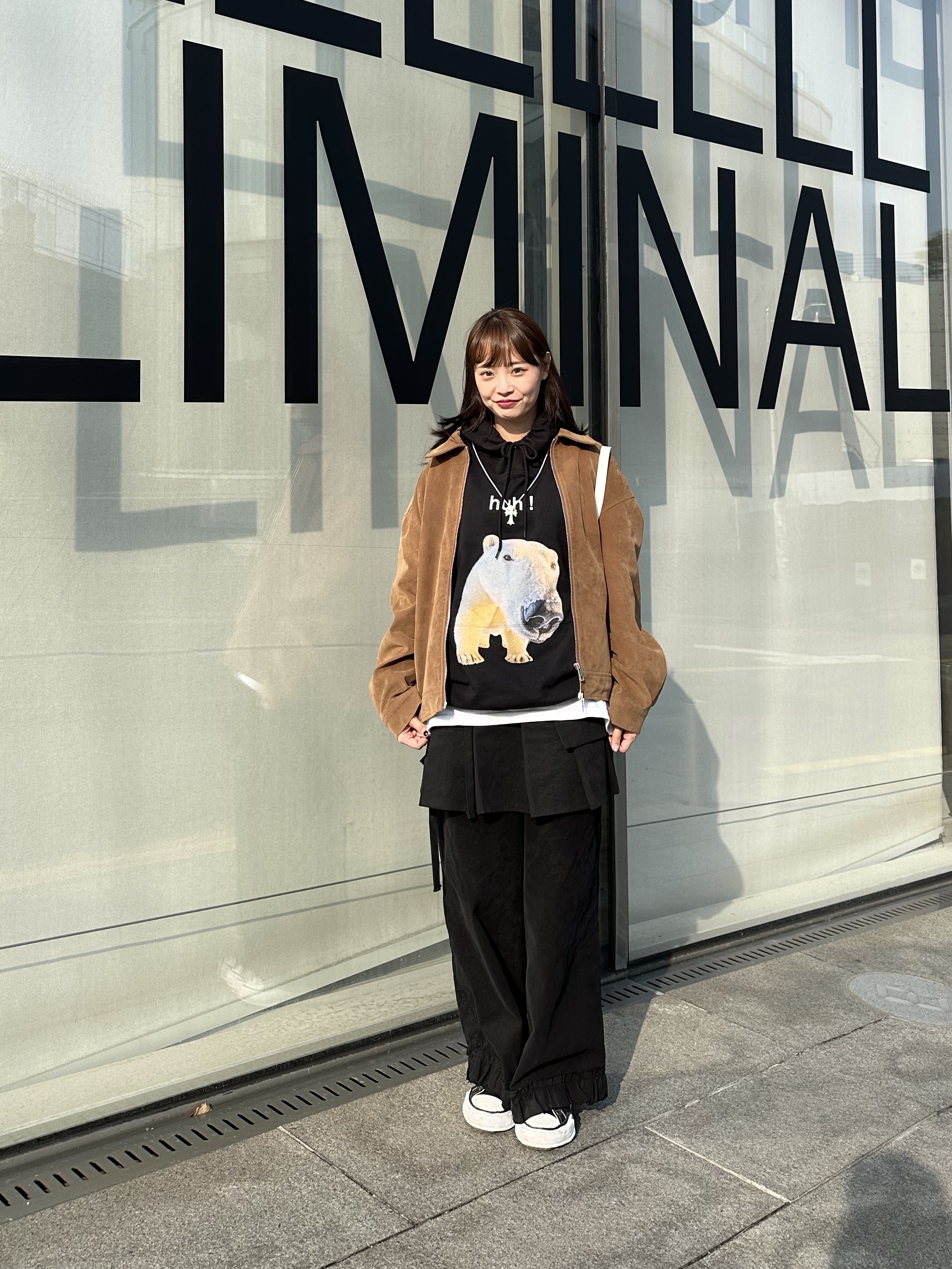 Suade Huh Hoodie Black, Chrome Hearts Silichrome CH Cross Pendant White 2022/2023 착용 스타일 - 2