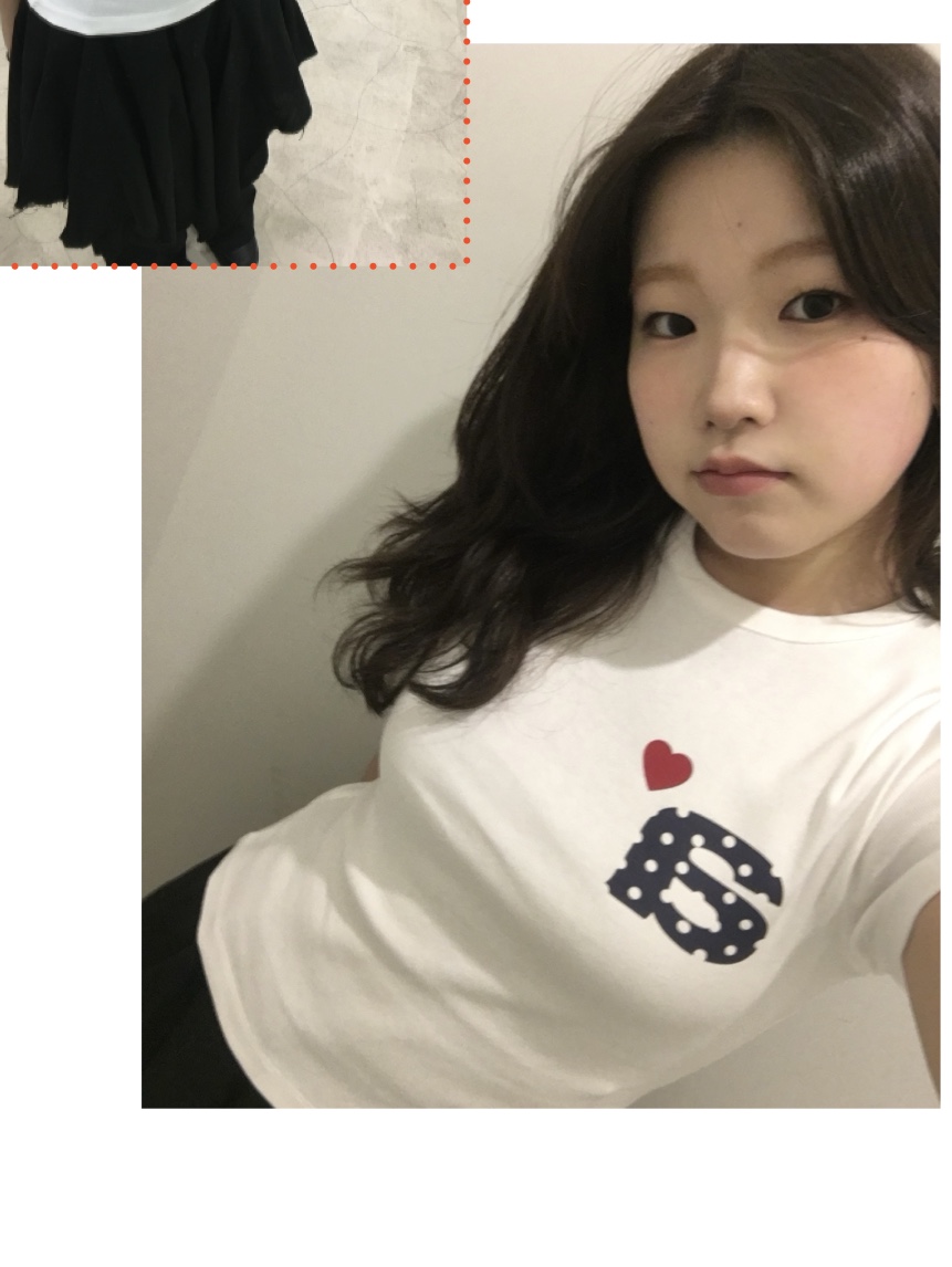 AEAE Dot Small Letter Tee White 착용 스타일 - 3