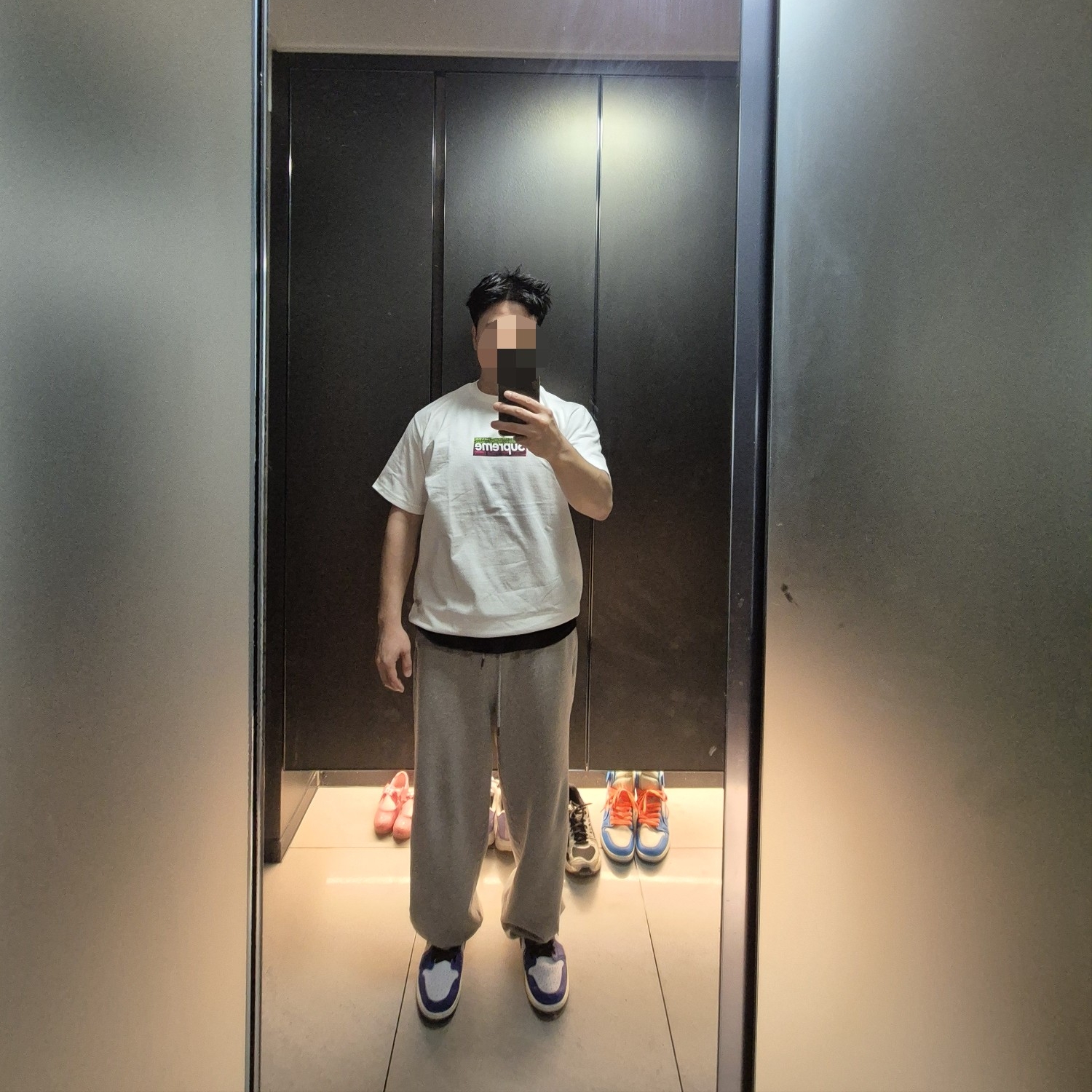 Supreme Los Angeles Fire Relief Box Logo T-Shirt White - 25SS 착용 스타일 - 1