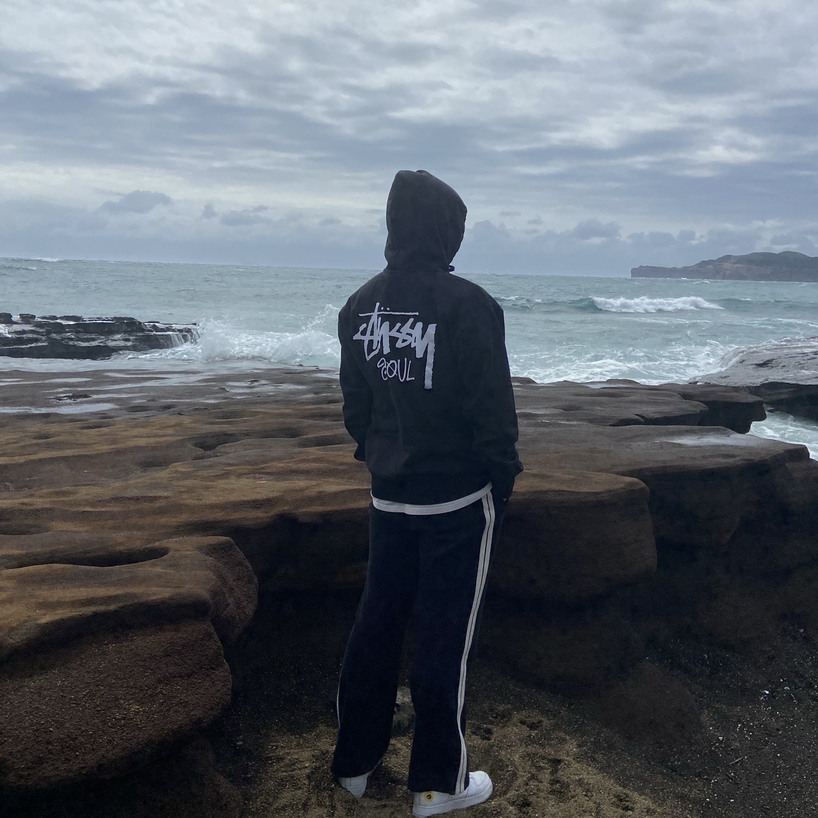 Stussy Stock Seoul Zip Hood Black, Stussy Test Strike Pigment Dyed LS T-Shirt Natural 착용 스타일