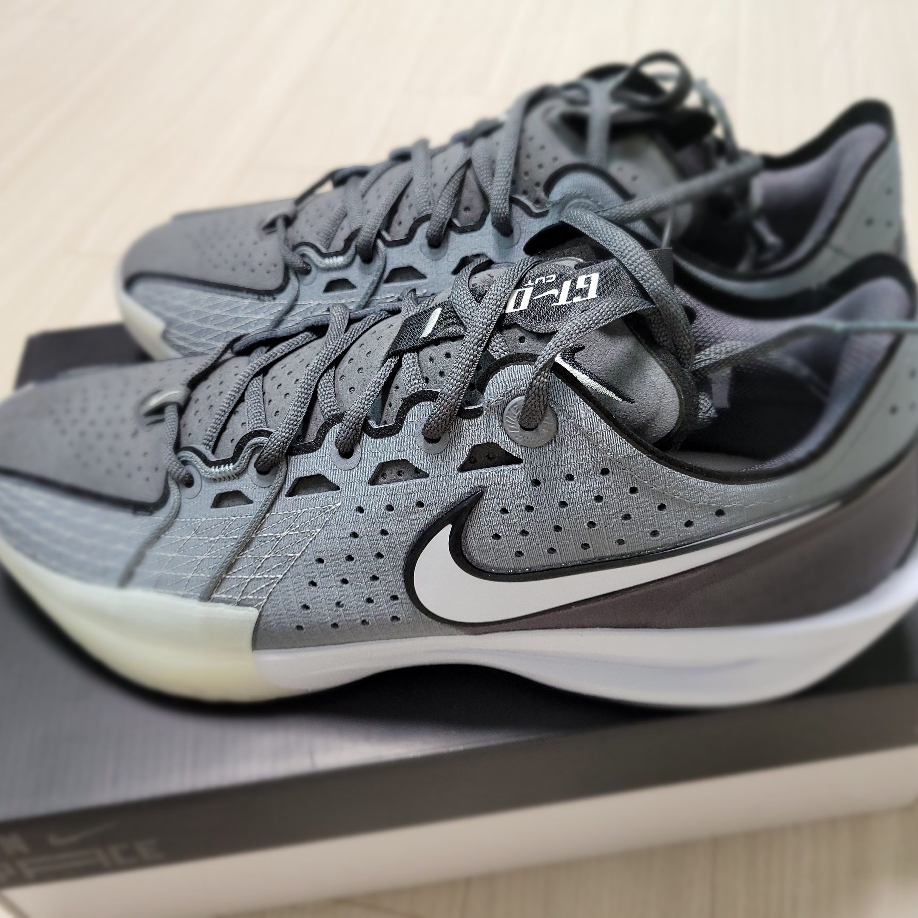 Nike Air Zoom G.T. Cut 3 EP Cool Grey Football Grey 착용 스타일