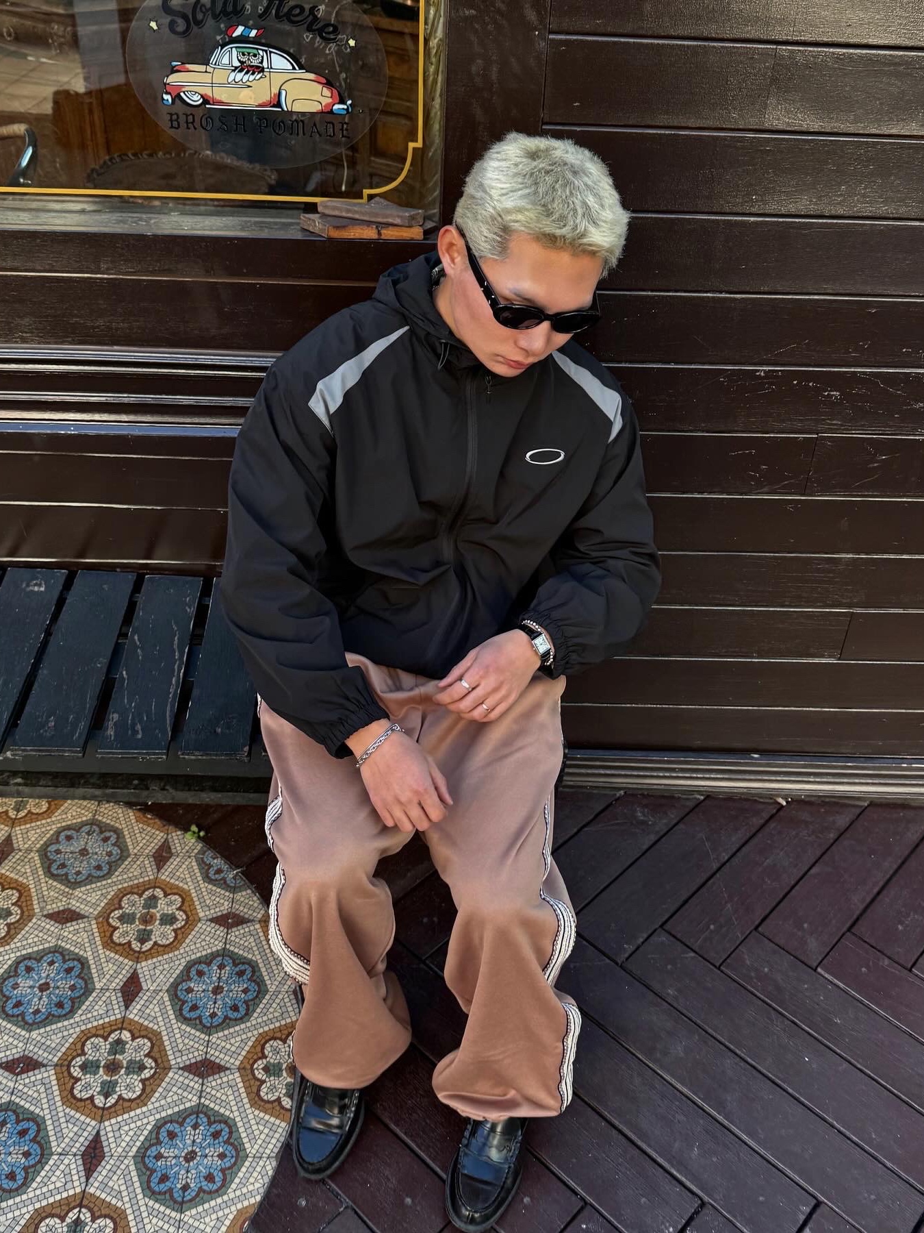 Haruta HS-906 Penny Loafer Black, (W) Saint Laurent SL 557 Shade Sunglasses Black 착용 스타일 - 2