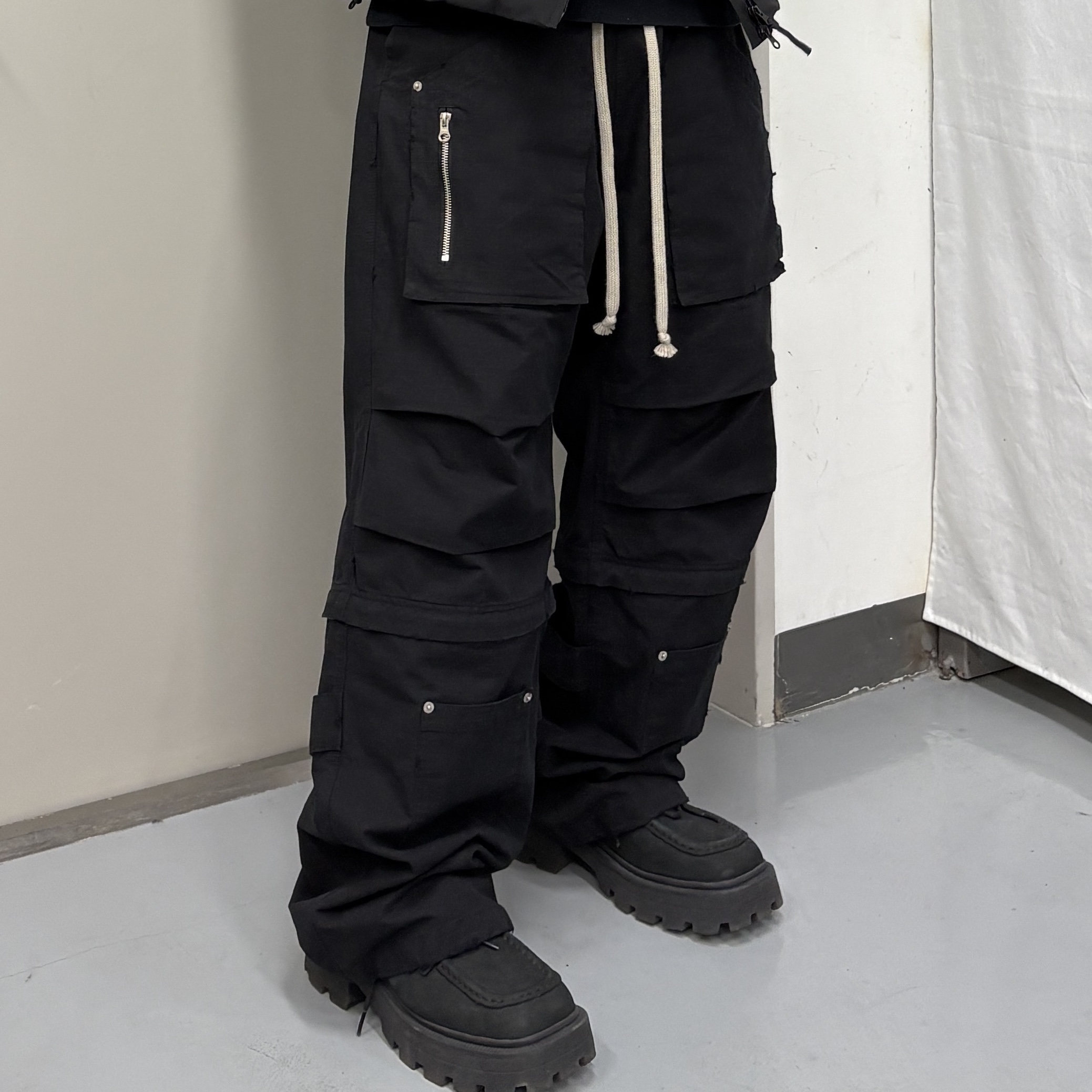 Flavorism VTG Detachable Ripstop Cargo pants Washed Black 착용 스타일 - 1