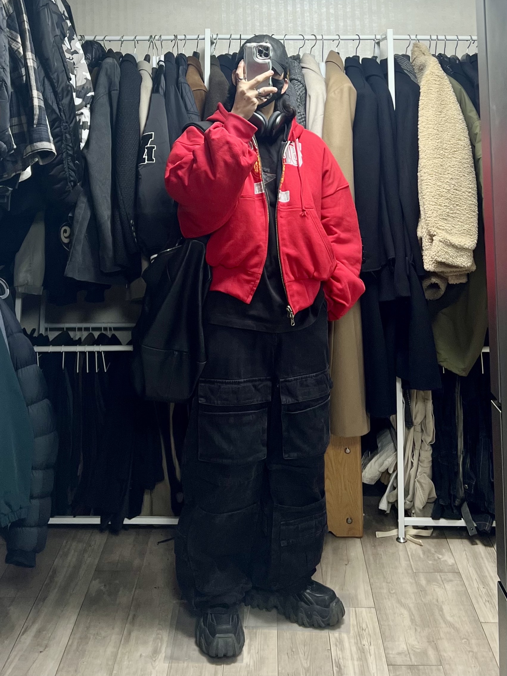 Project G/R Crinkle Denim Cargo Pants Black, Project G/R Reversible Hoodie MA-1 Jacket Black Red 착용 스타일