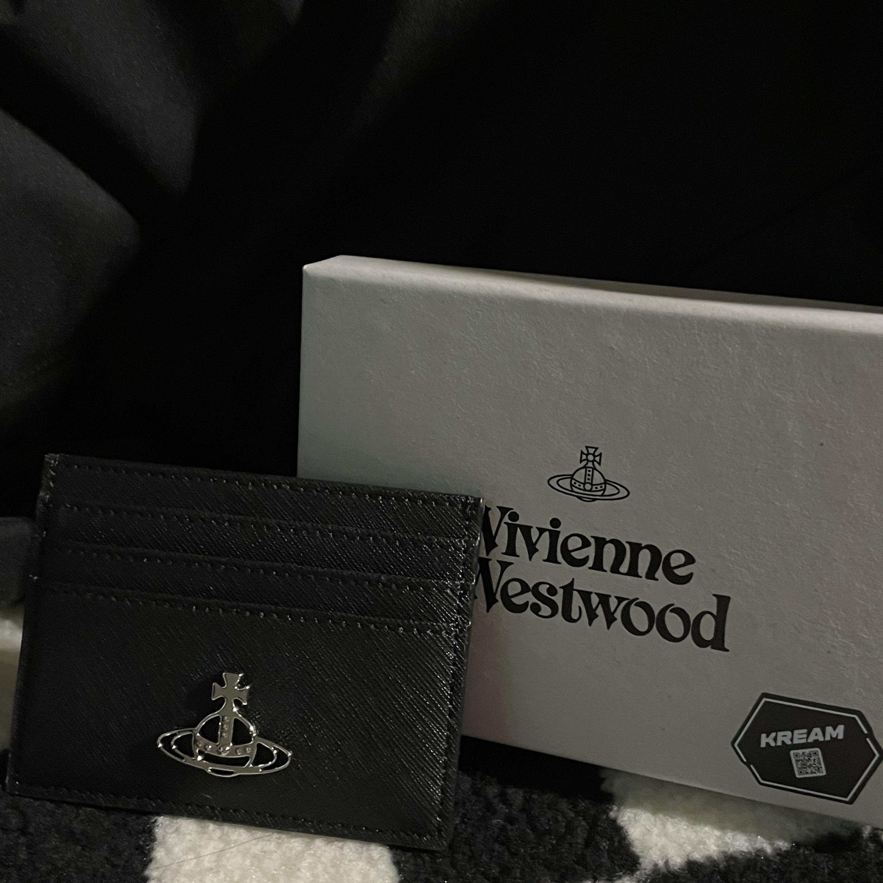 Vivienne Westwood Flat Card Holder Black 착용 스타일
