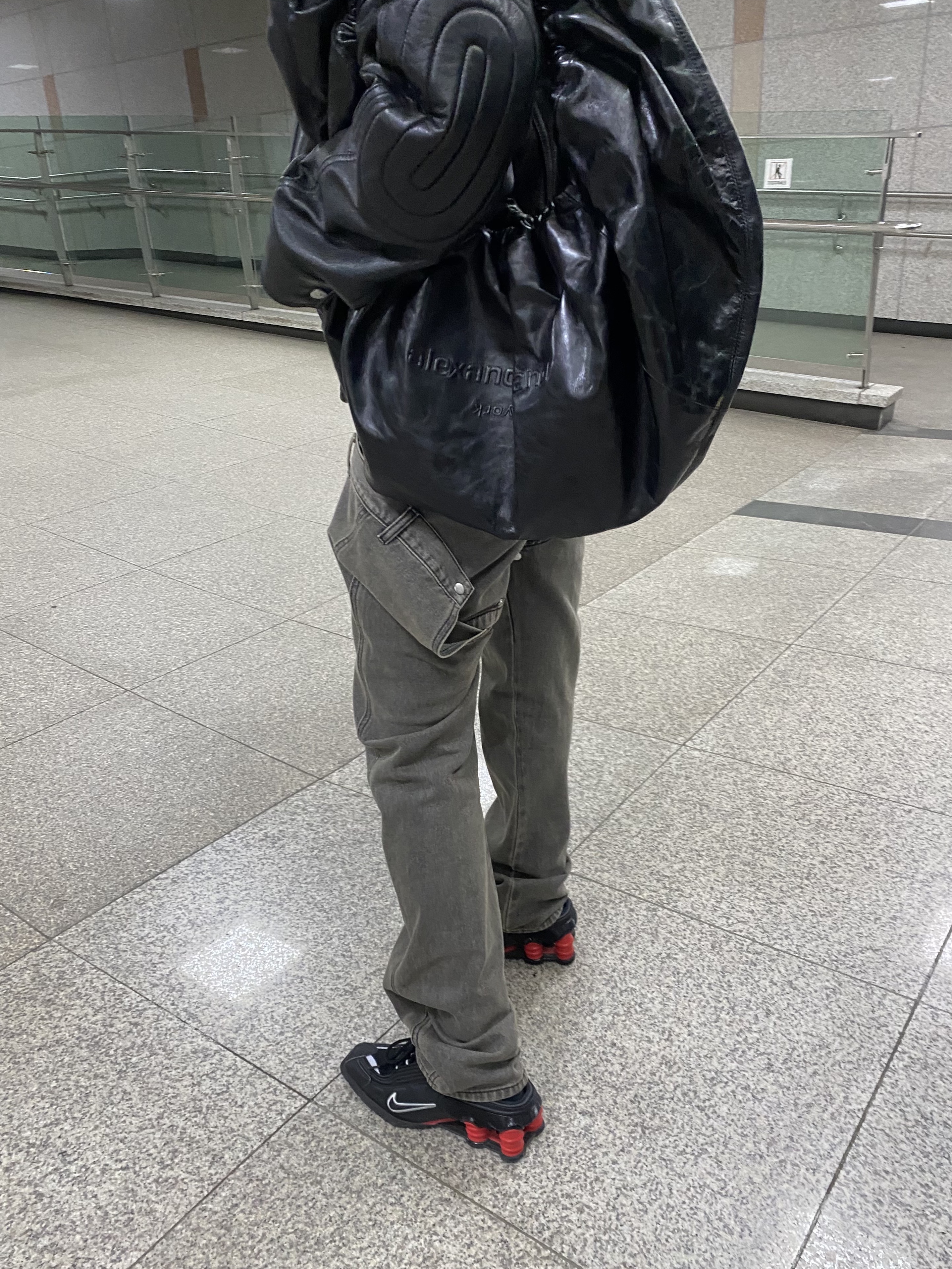 OJOS Detachable Button Denim Pants Khaki, Nike x Martine Rose Shox MR4 Black 착용 스타일