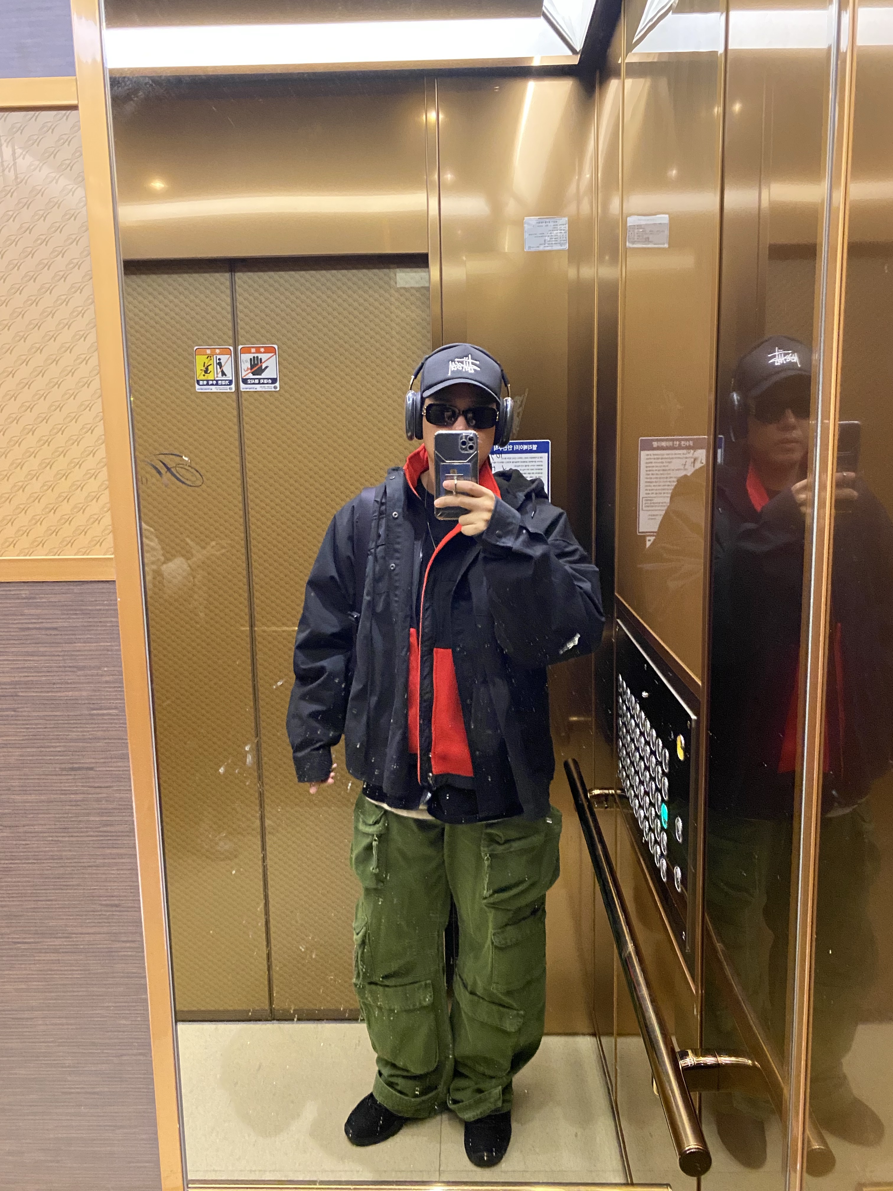 Apple AirPods Max USB C Midnight (Korean Ver.), Stussy Basic Trucker Cap Black 착용 스타일
