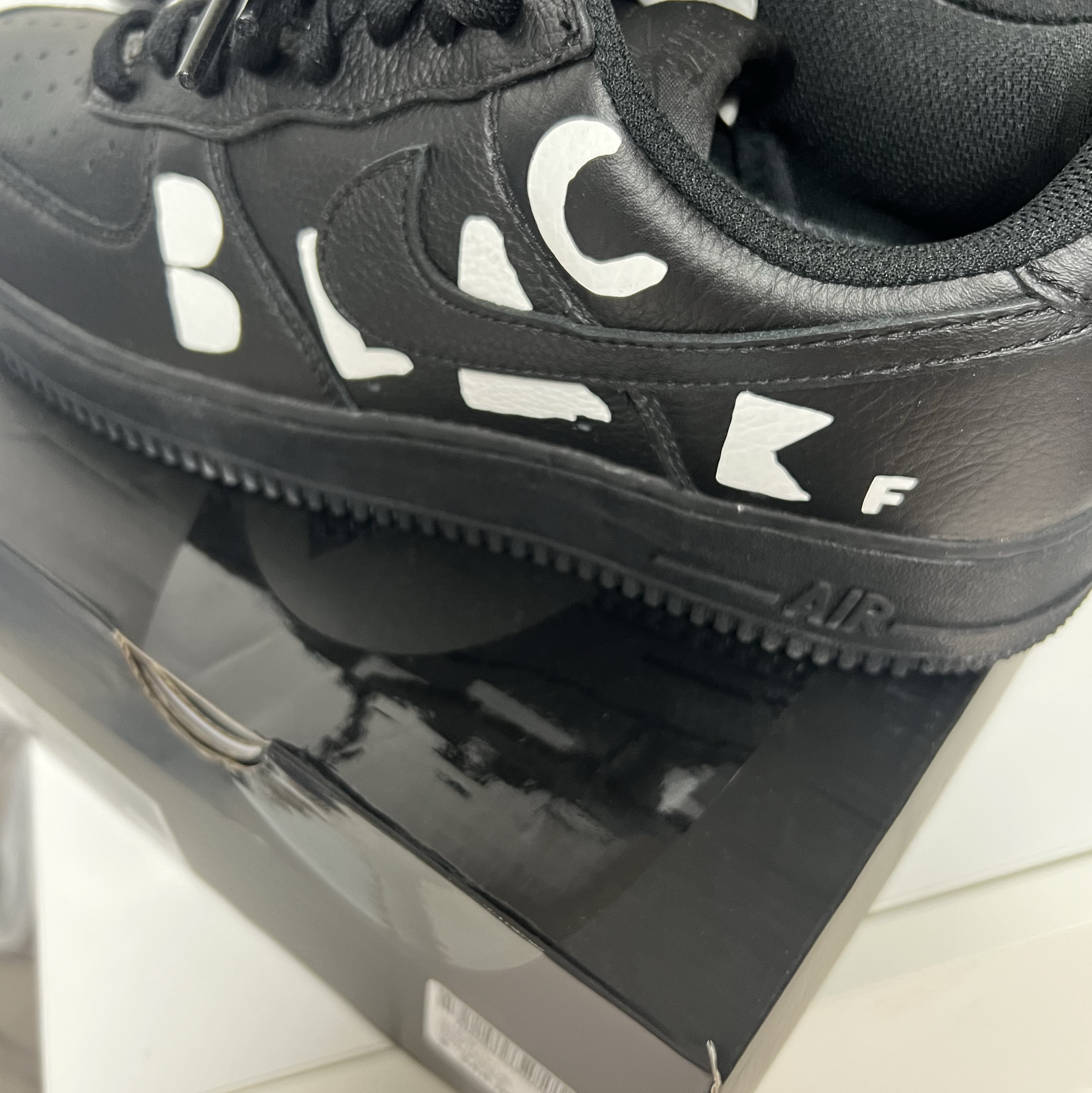 Nike x Comme des Garcons Black Air Force 1 Low Retro SP Black 착용 스타일 - 2