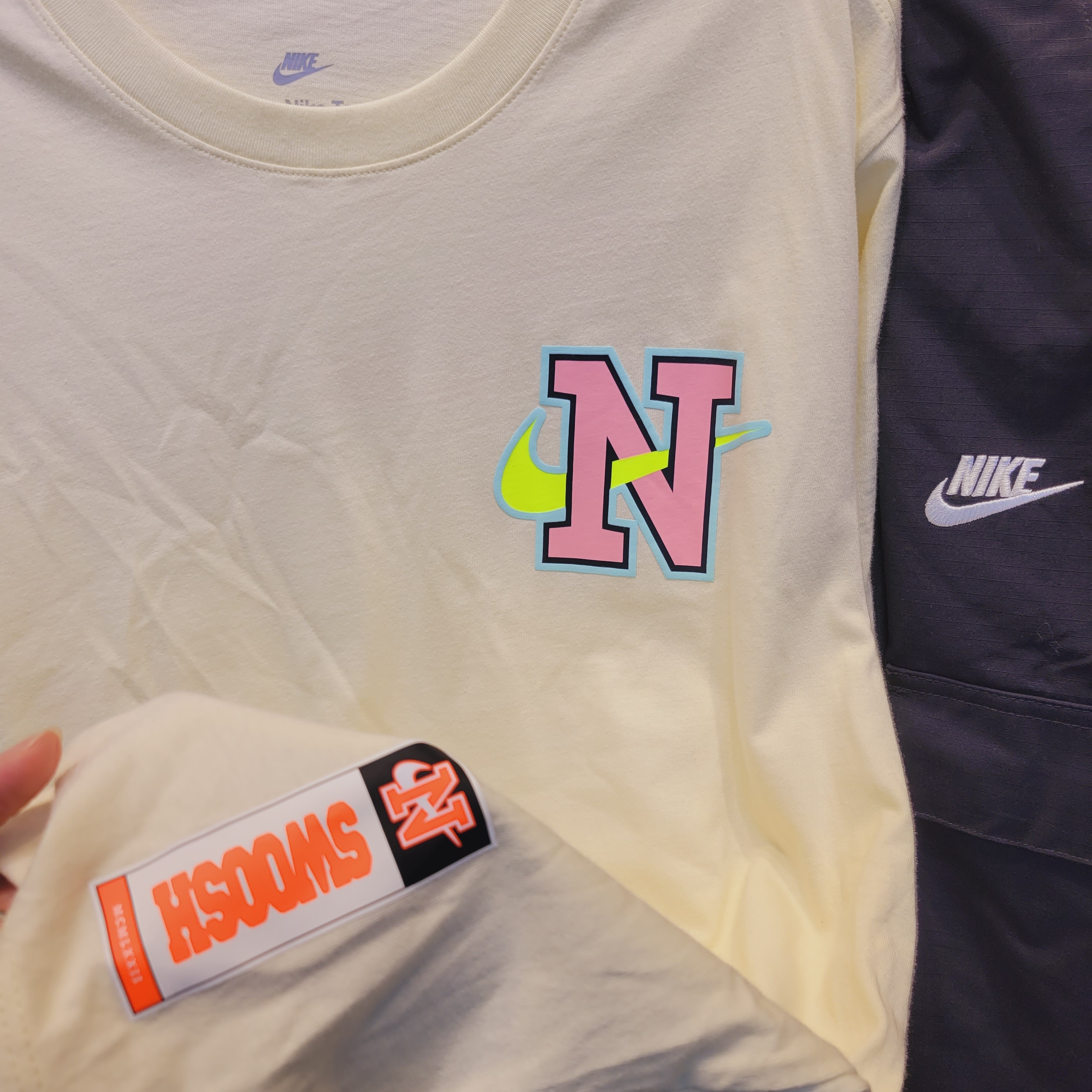 Nike NSW T-Shirt Coconut Milk - Asia 착용 스타일 - 2