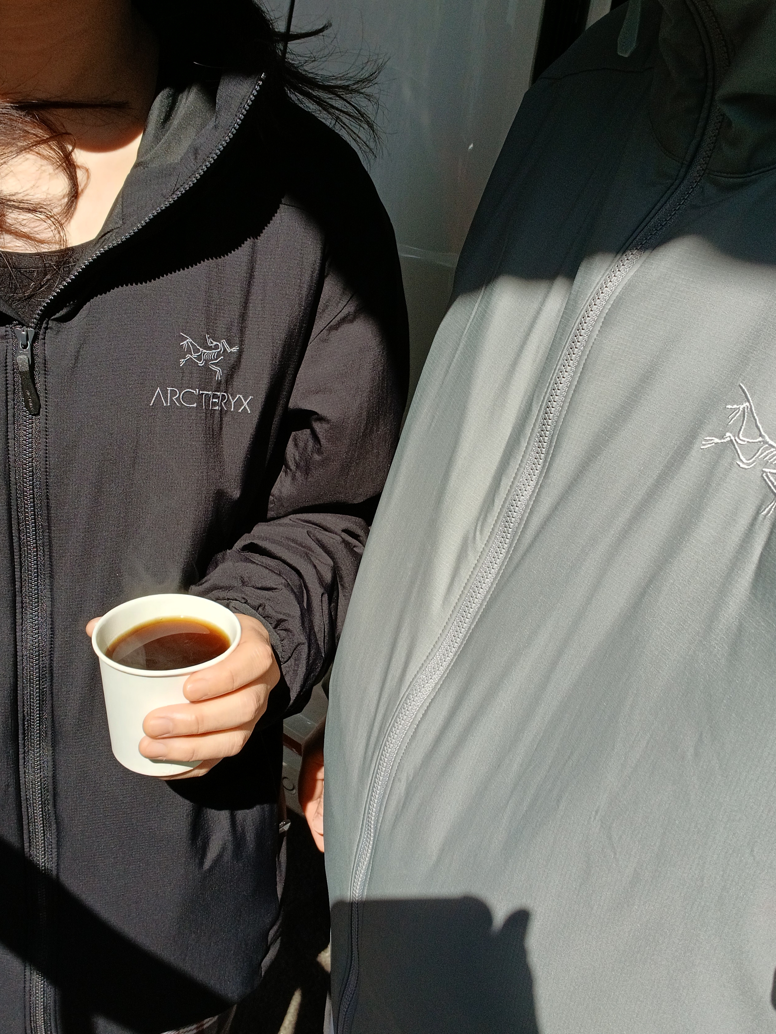 Arc'teryx Atom Hoody Void, Arc'teryx Atom Hoody Black 착용 스타일 - 2