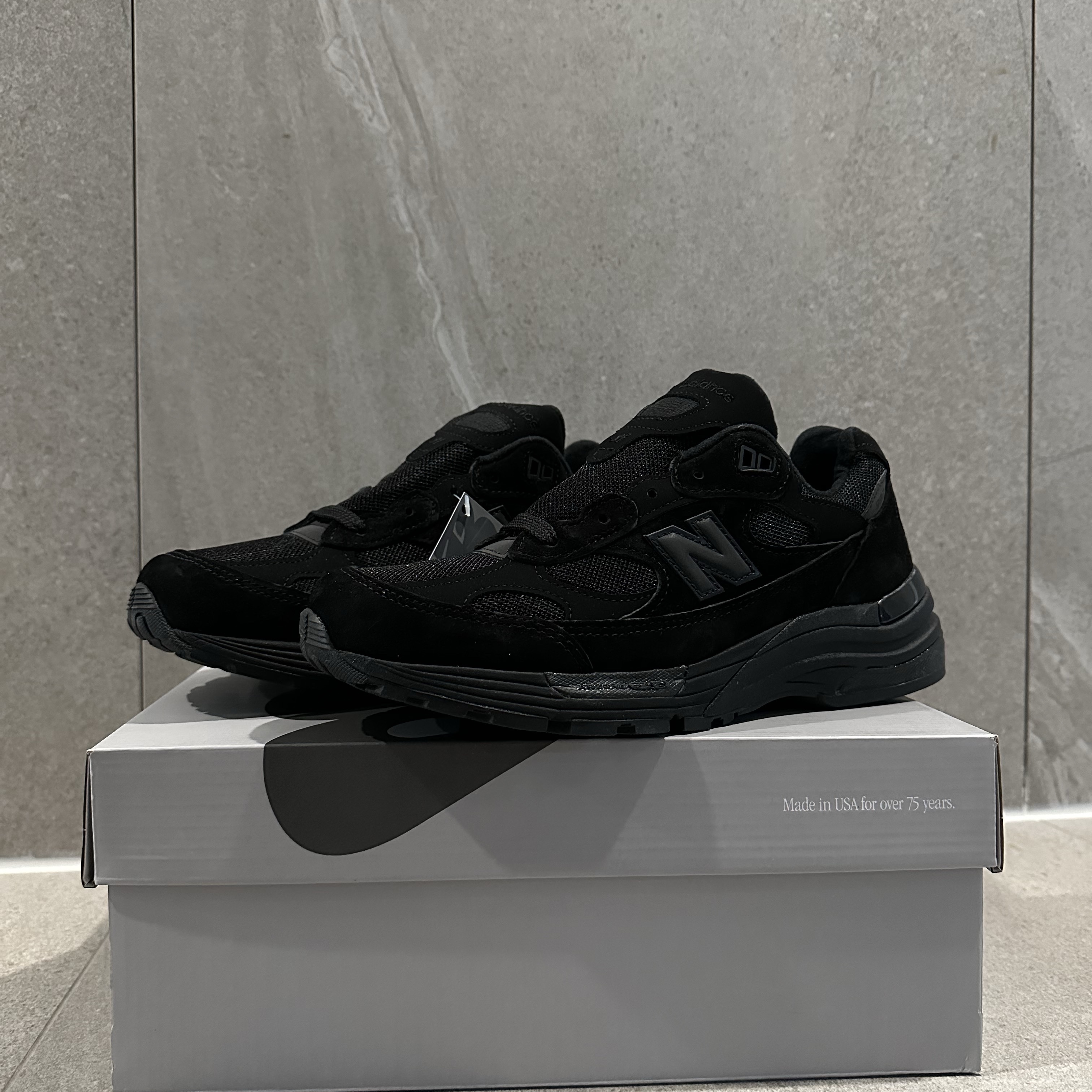 New Balance 992 Made in USA Core Black 착용 스타일