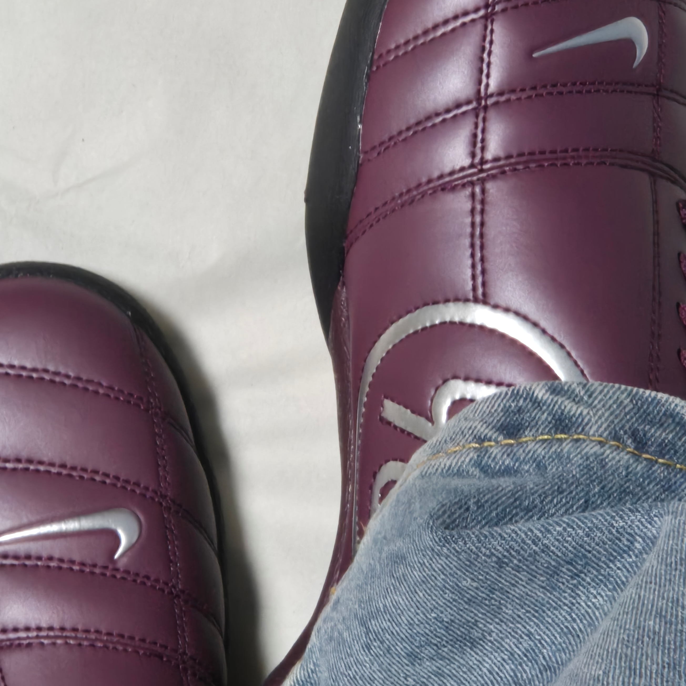 Nike Total 90 III SP Bordeaux and Metallic Silver 착용 스타일 - 3