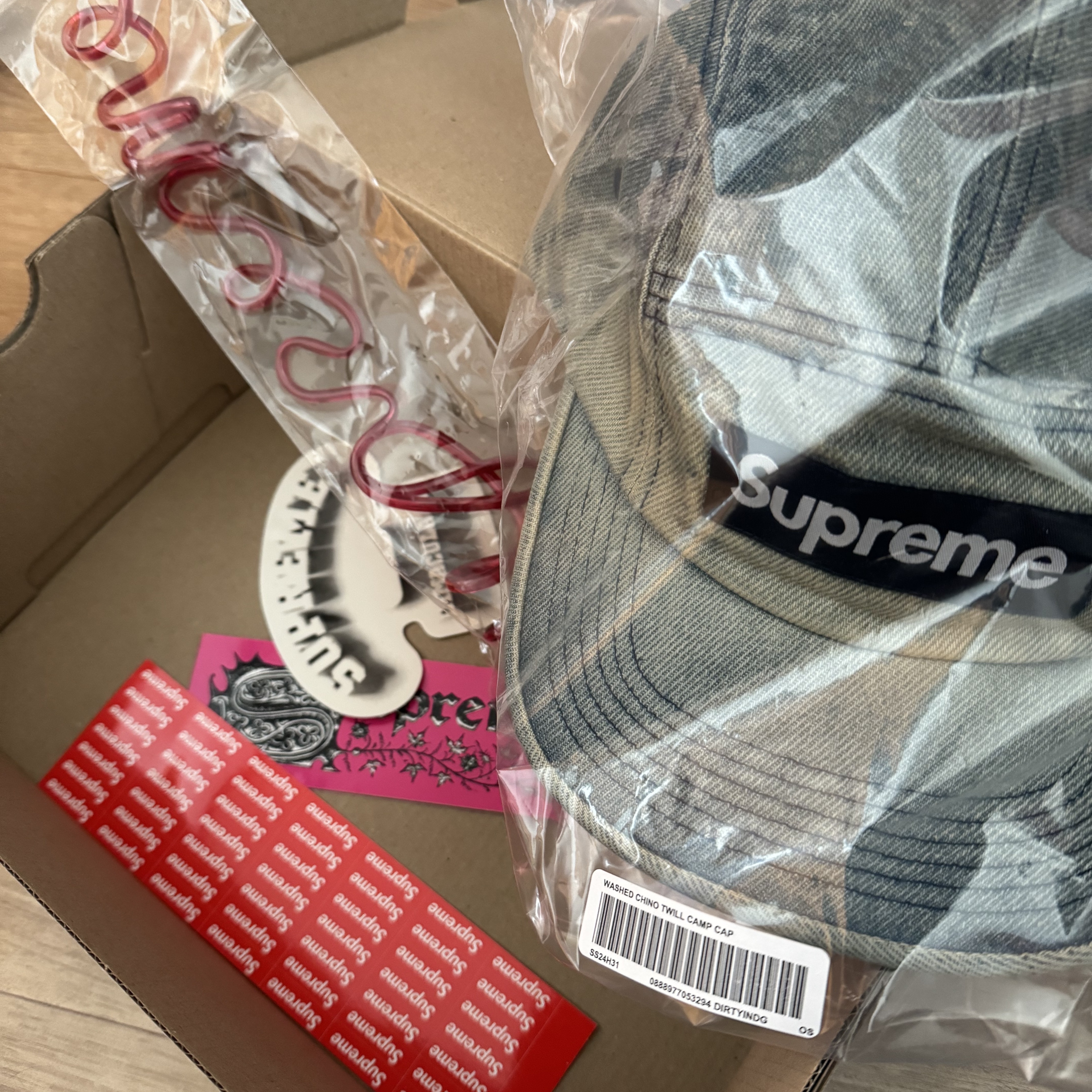 Supreme Washed Chino Twill Camp Cap Denim - 24FW 착용 스타일