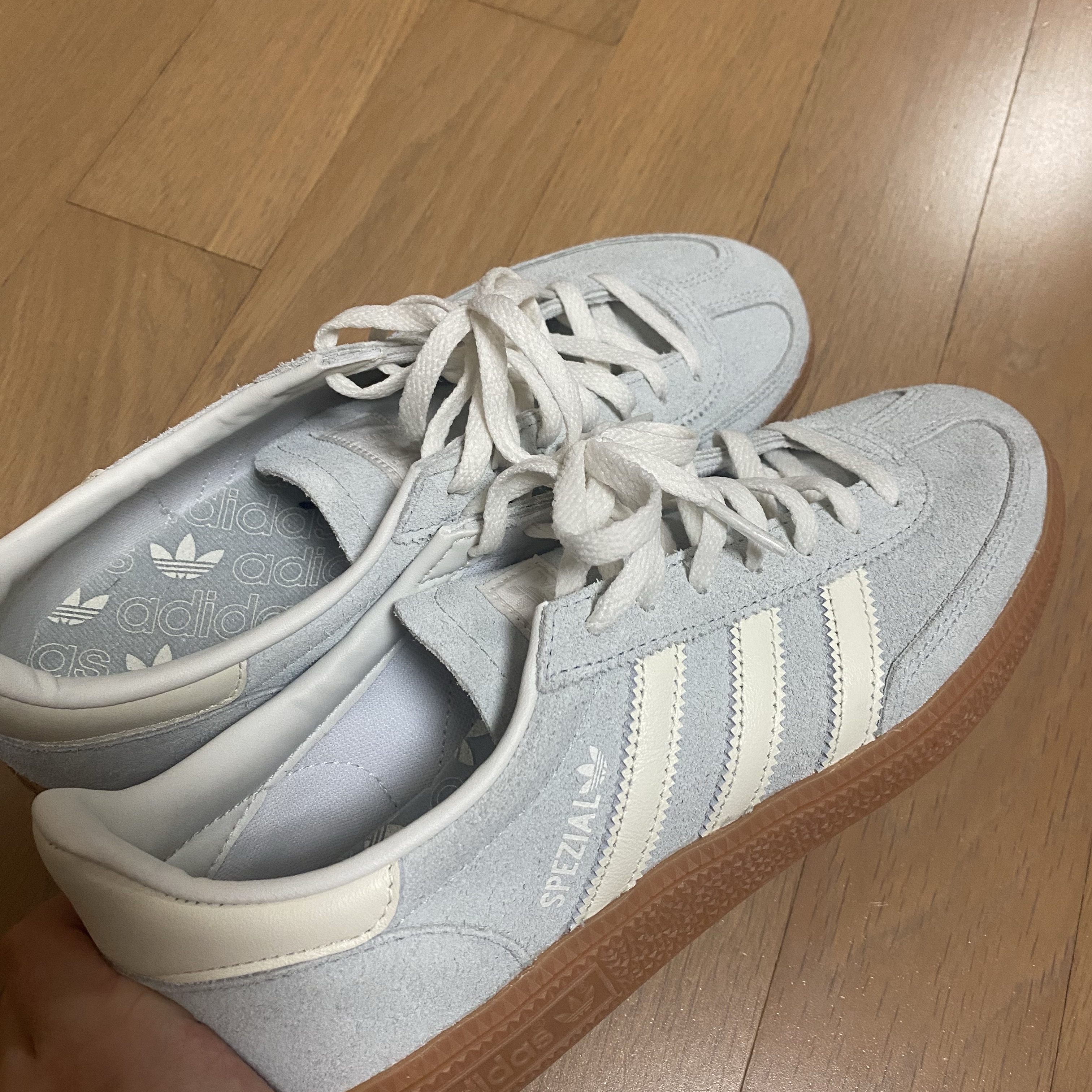 (W) Adidas Spezial Handball Wonder Silver Off White 착용 스타일 - 1