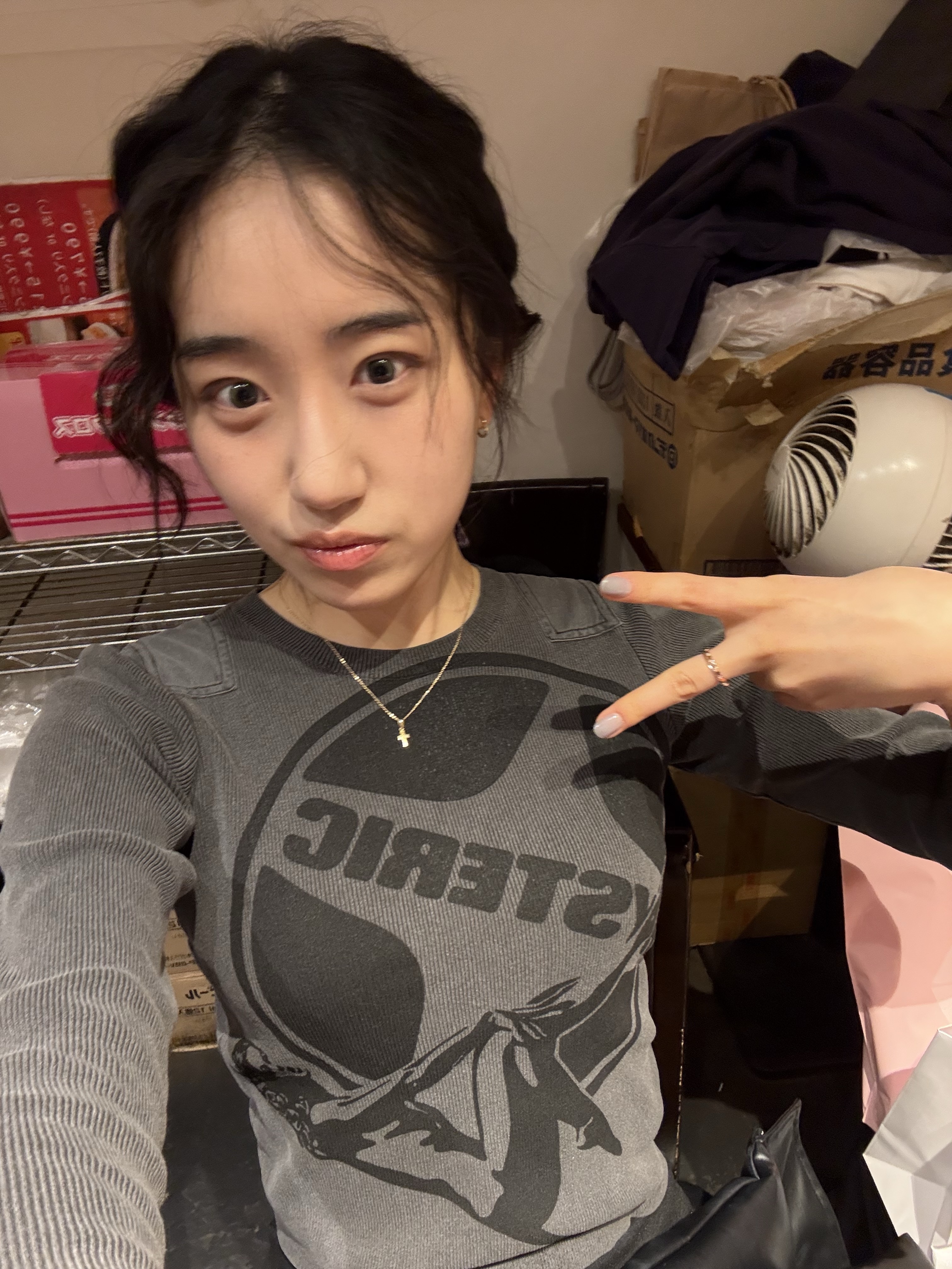 (W) Hysteric Glamour Leisure Short Length Pullover Black 착용 스타일 - 2