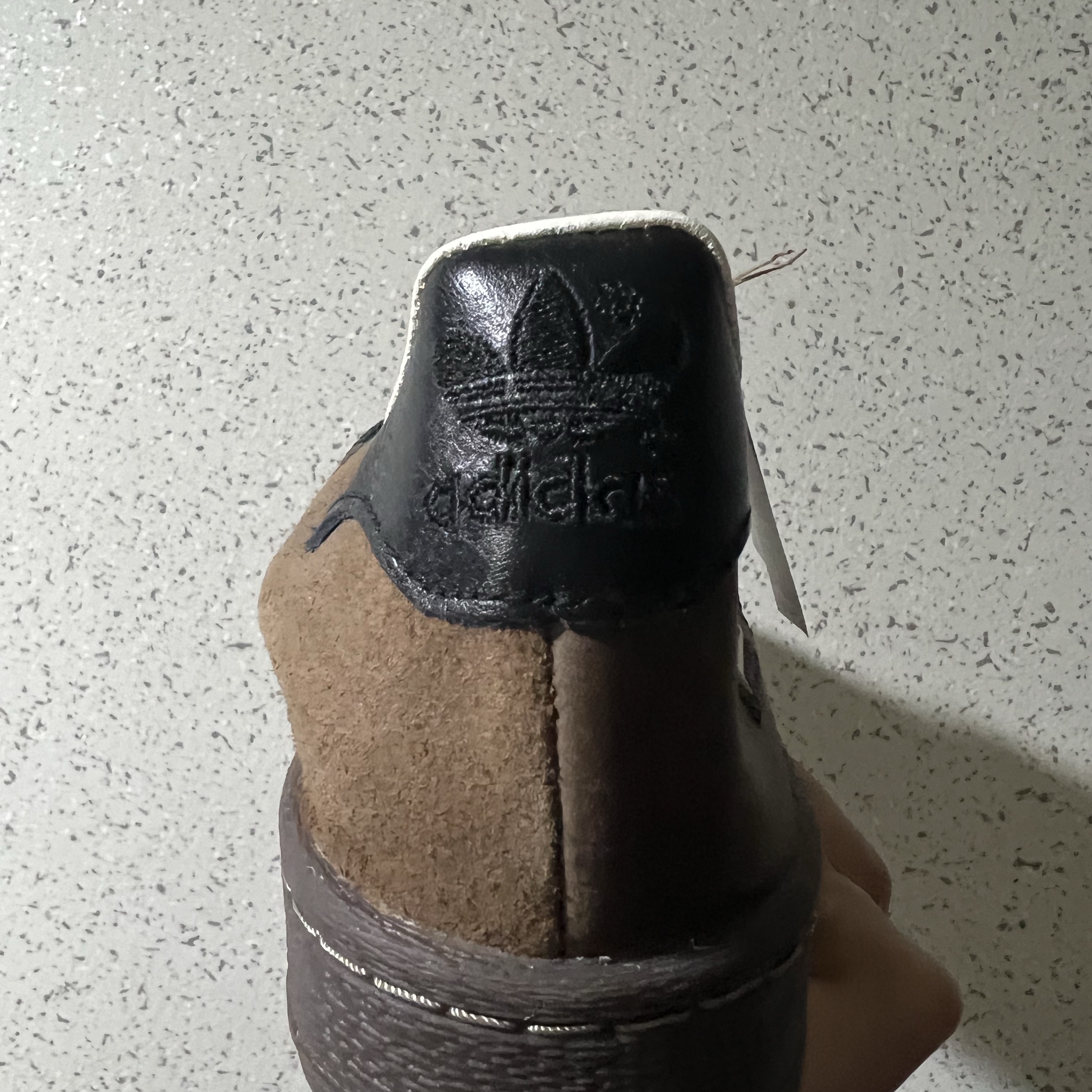 Adidas x Song for the Mute Superstar 82 Khaki Core Black 착용 스타일 - 2